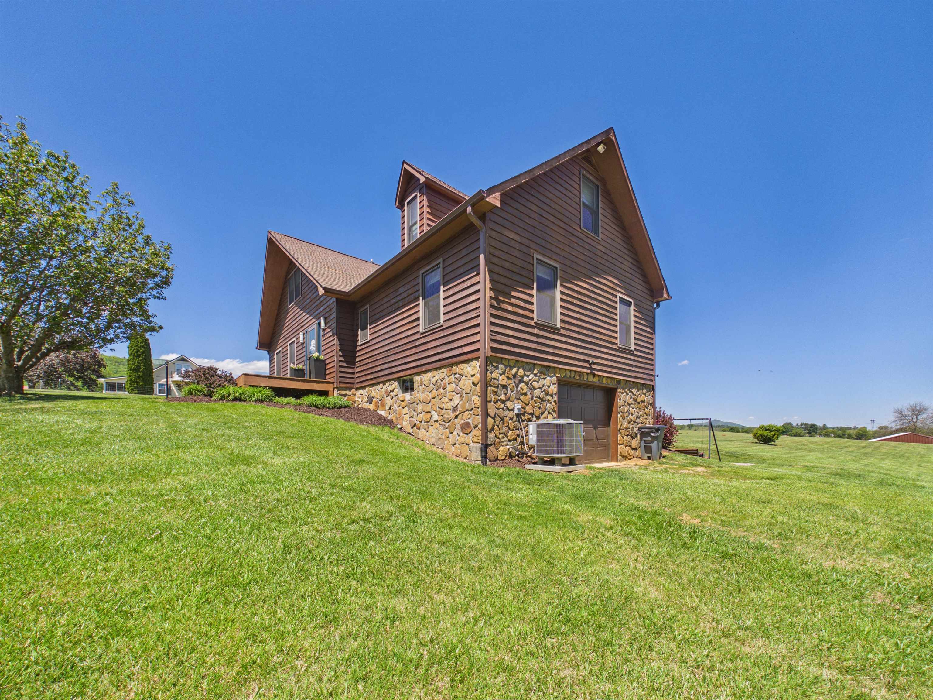 248 Mcgavock Lane Max Meadows VA 24360