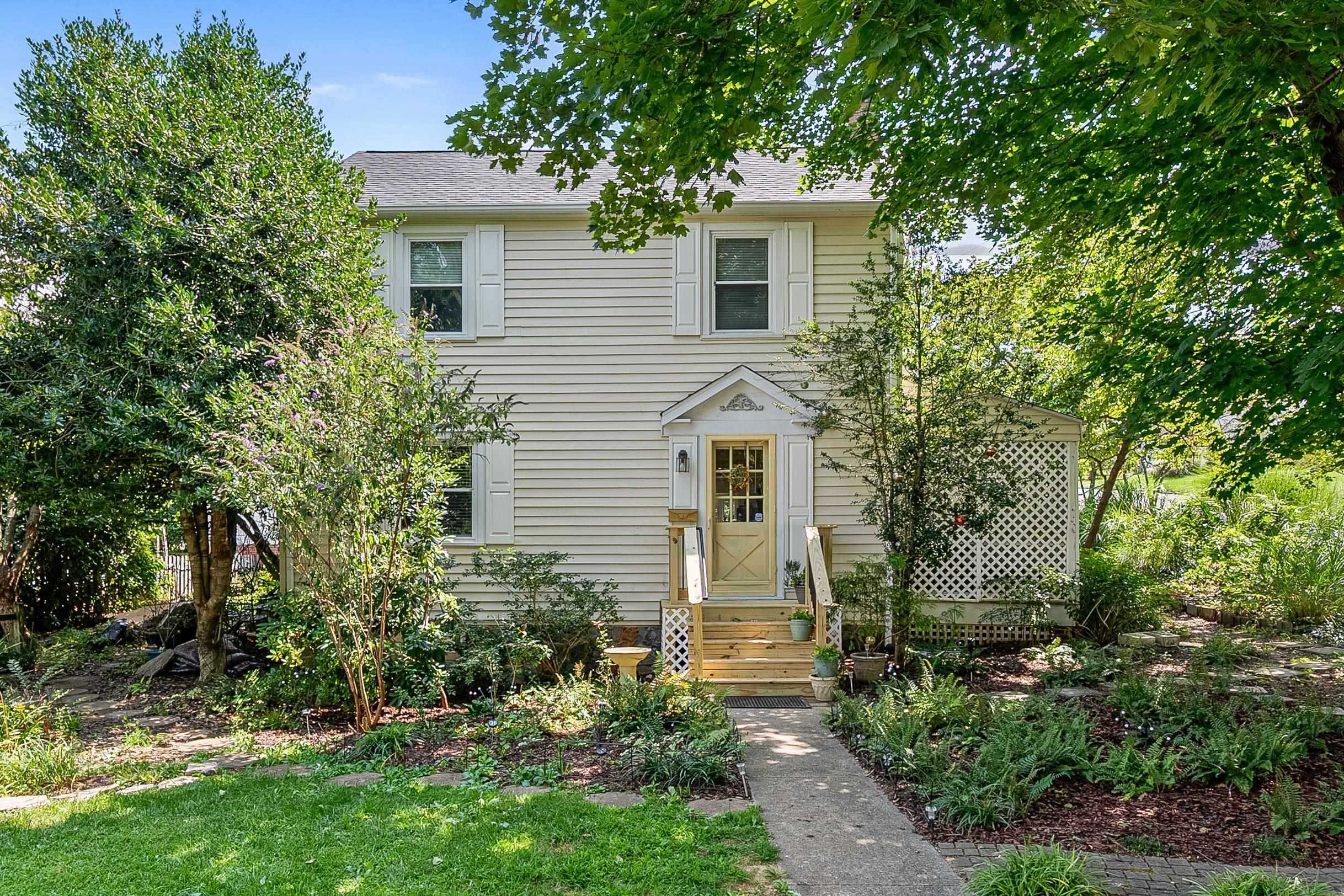 206 Macarthur Avenue Radford VA 24141