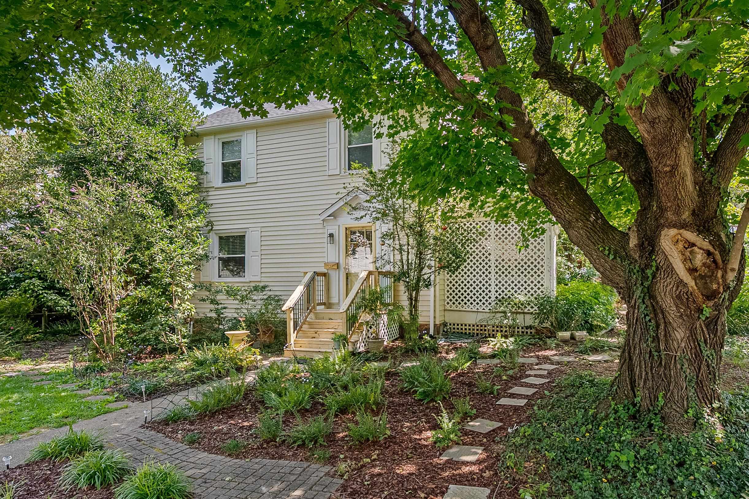 206 Macarthur Avenue Radford VA 24141