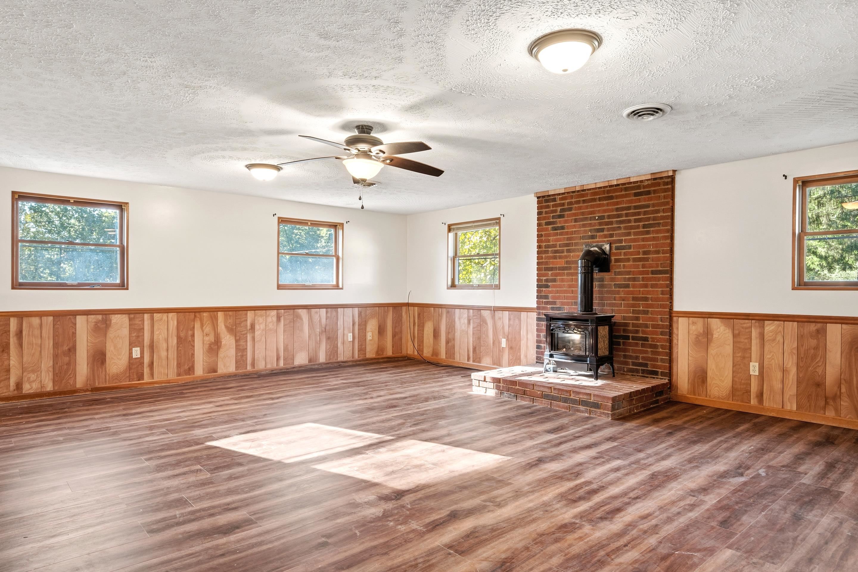 219 Smith Street Pembroke VA 24136