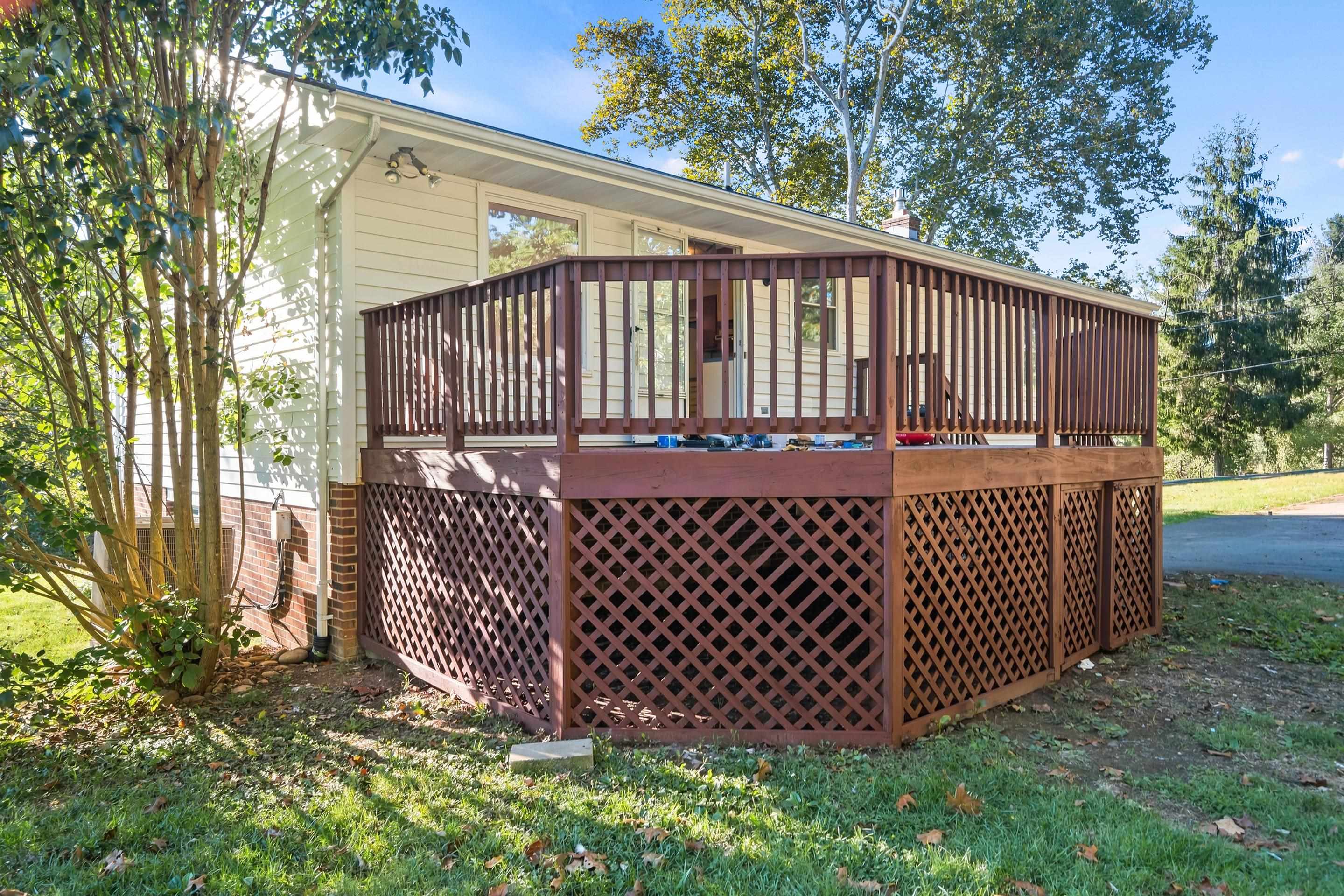 219 Smith Street Pembroke VA 24136