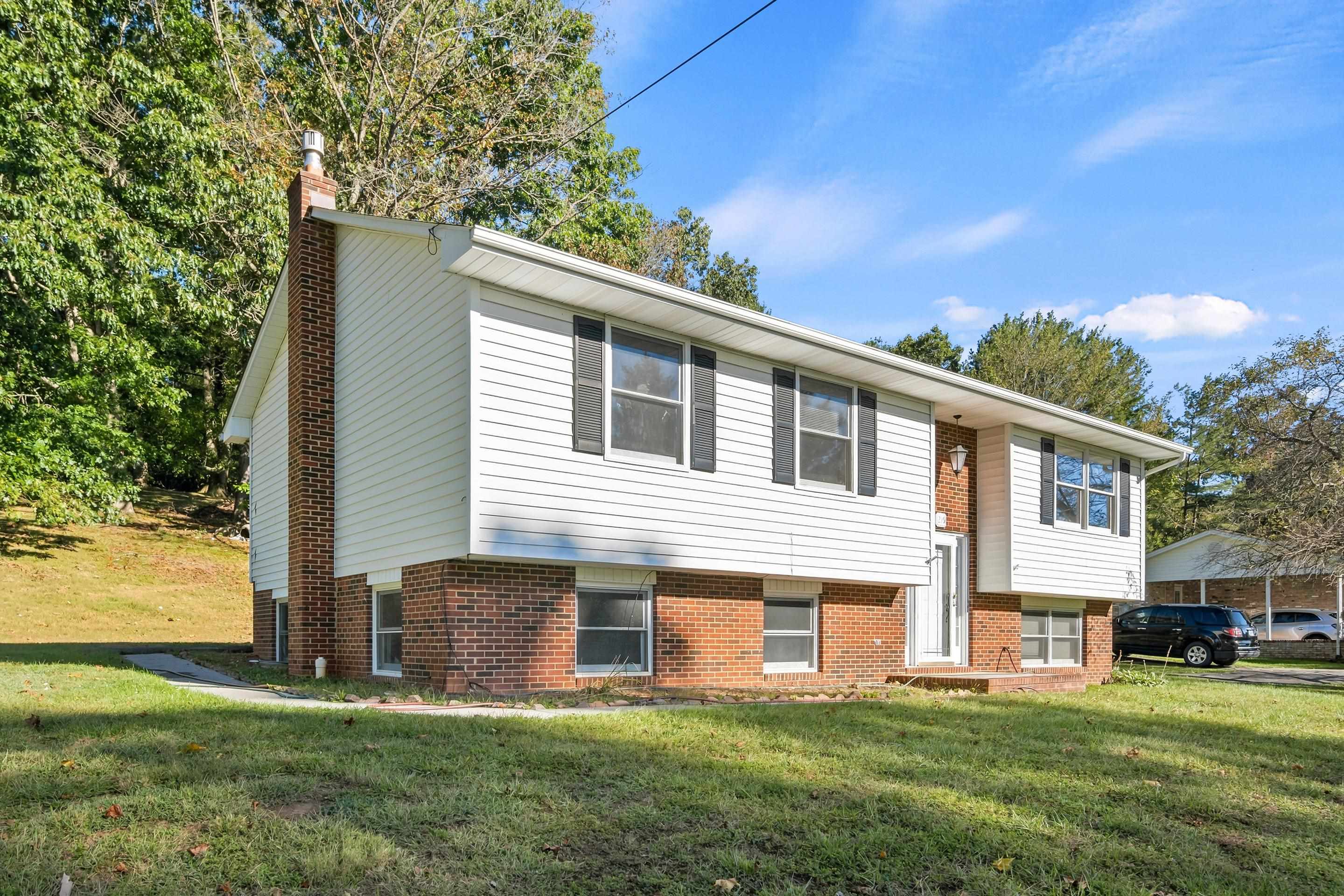 219 Smith Street Pembroke VA 24136