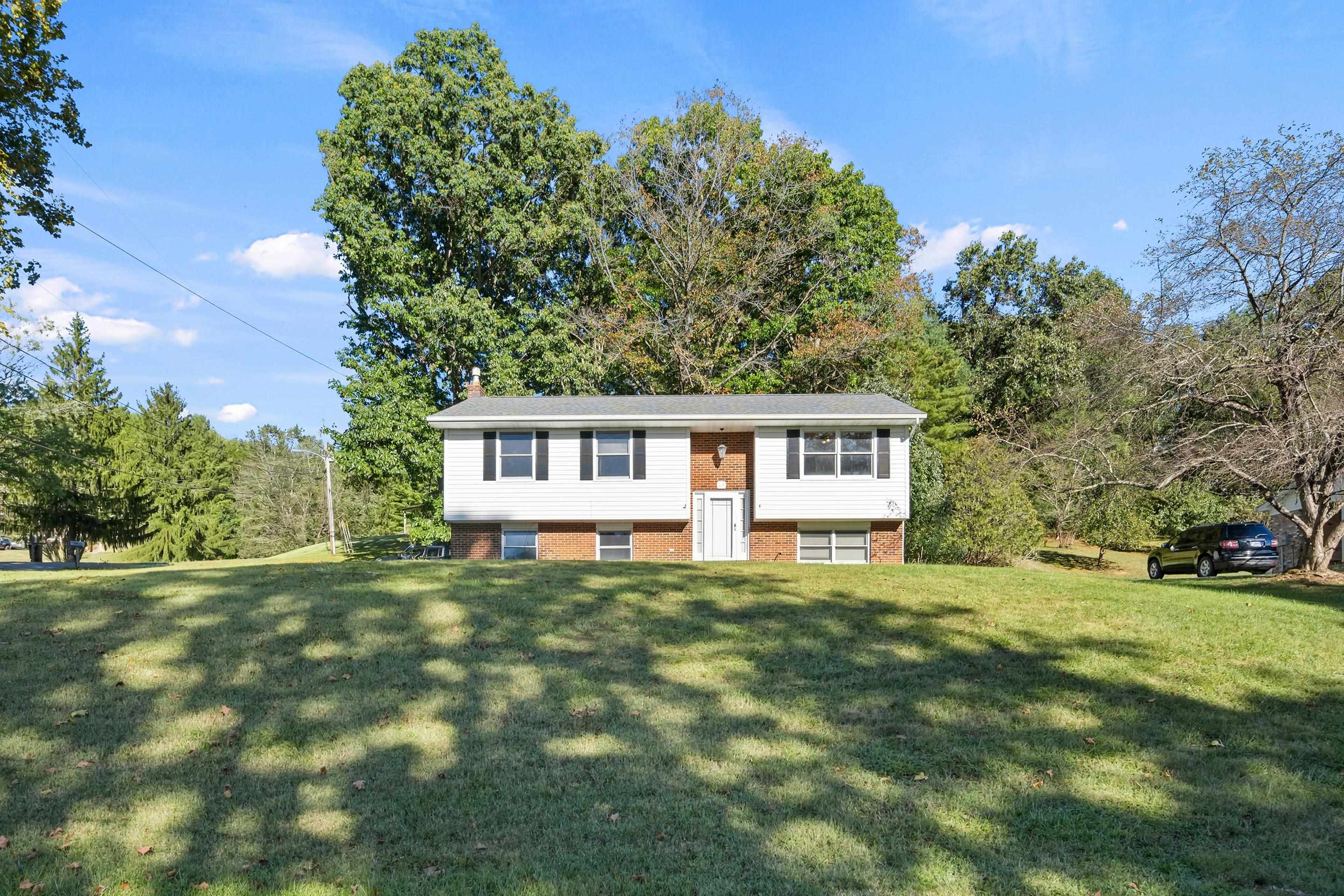 219 Smith Street Pembroke VA 24136