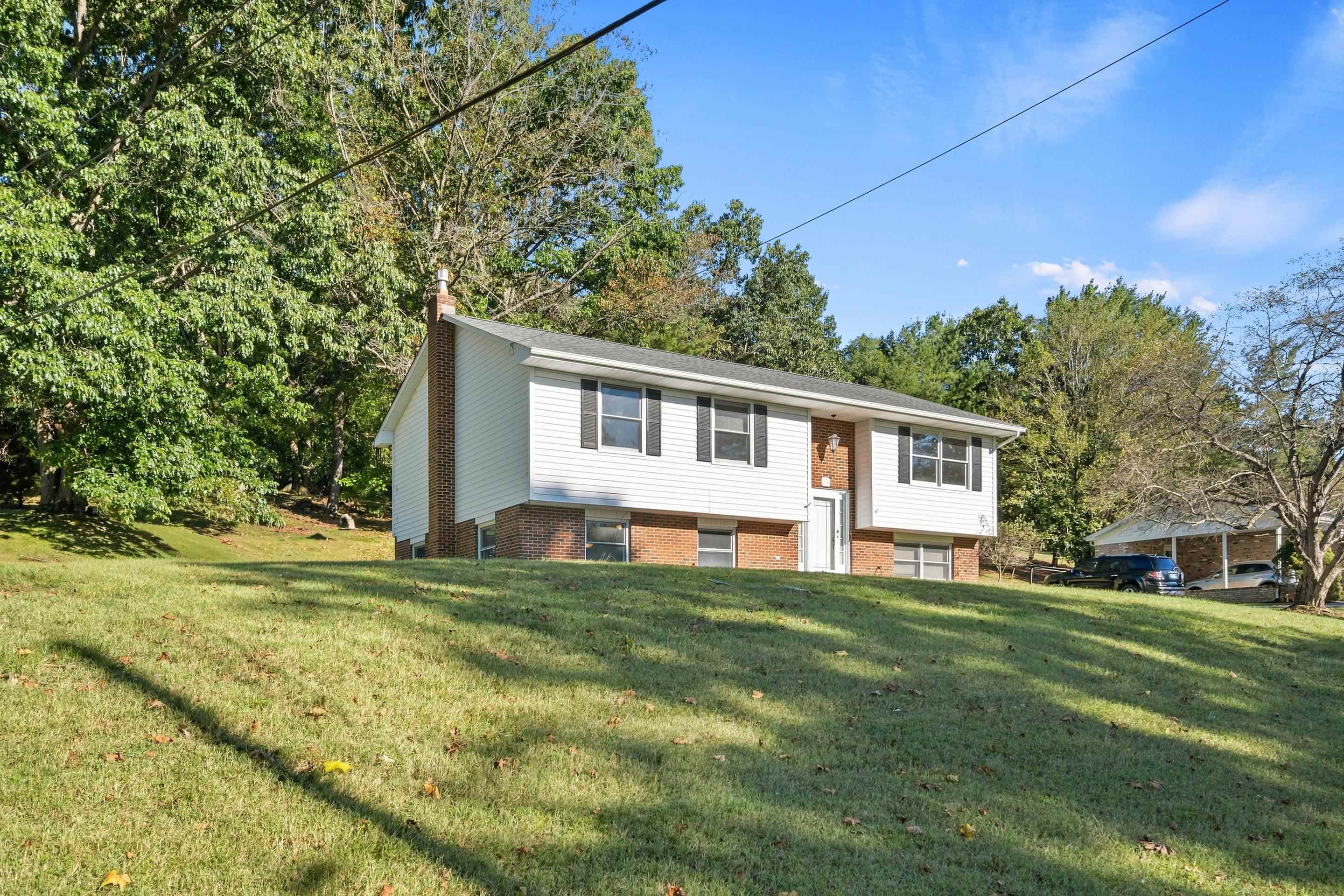 219 Smith Street Pembroke VA 24136