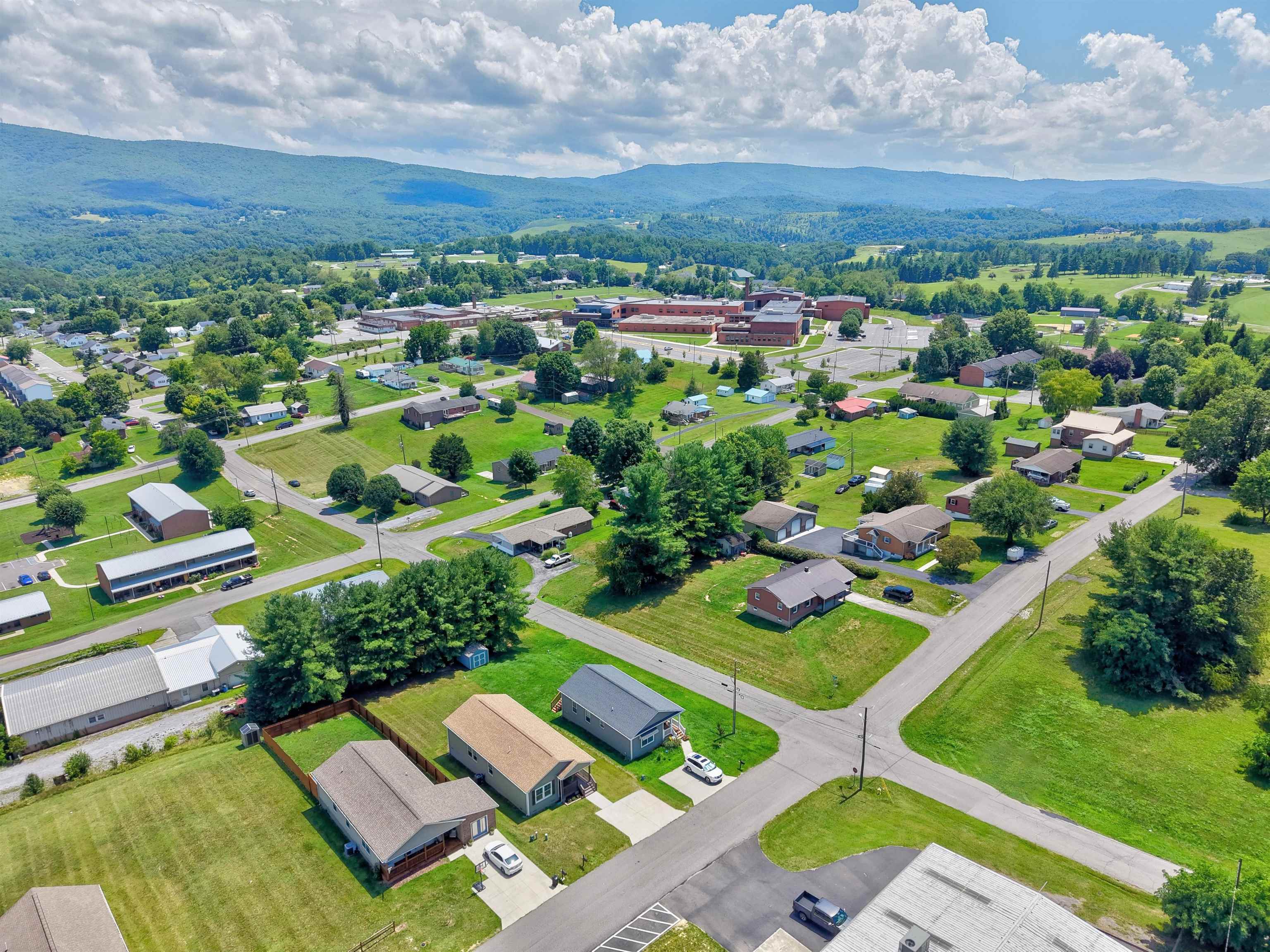1395 Ridge Street W Wytheville VA 24382
