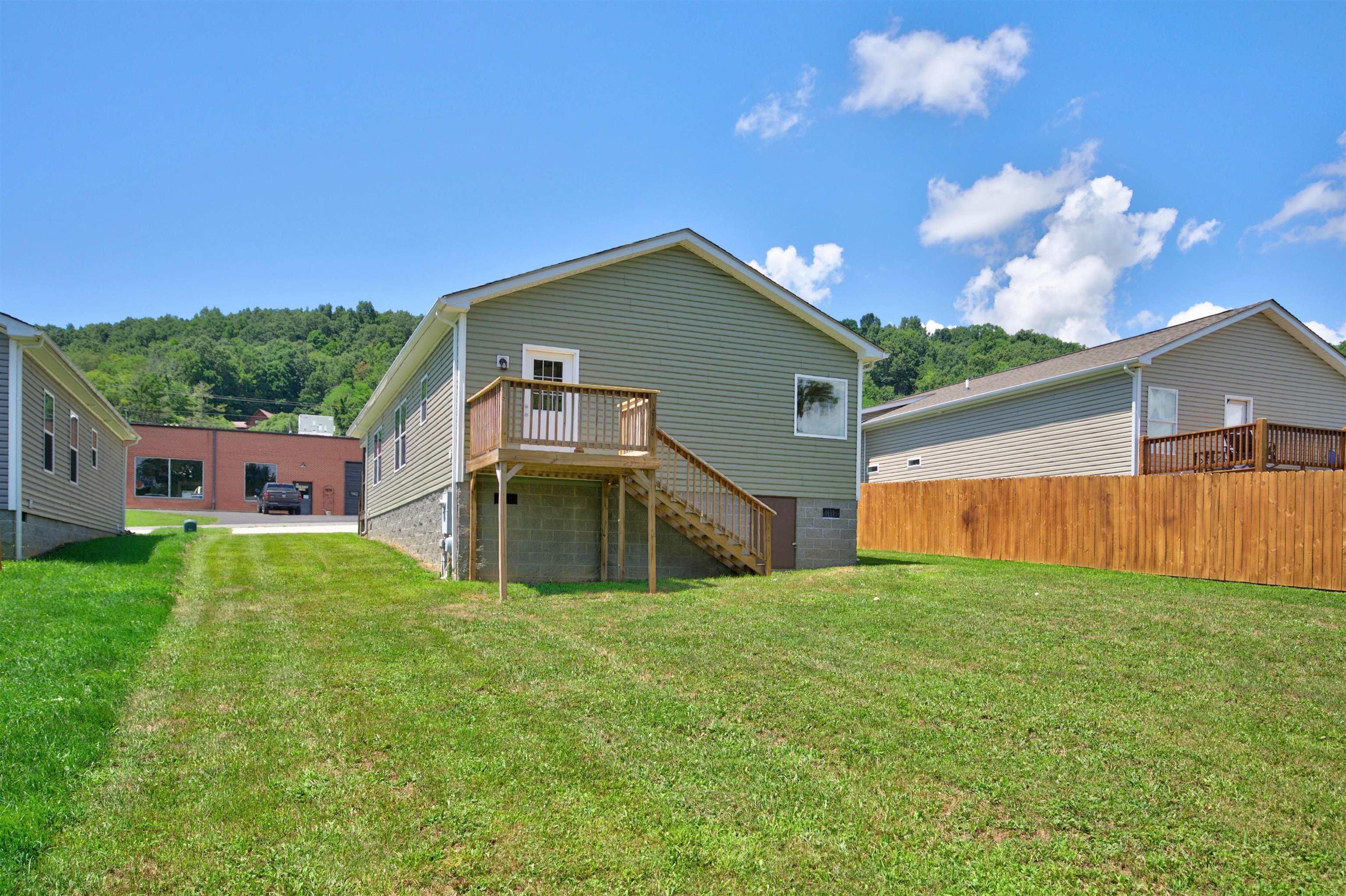 1395 Ridge Street W Wytheville VA 24382