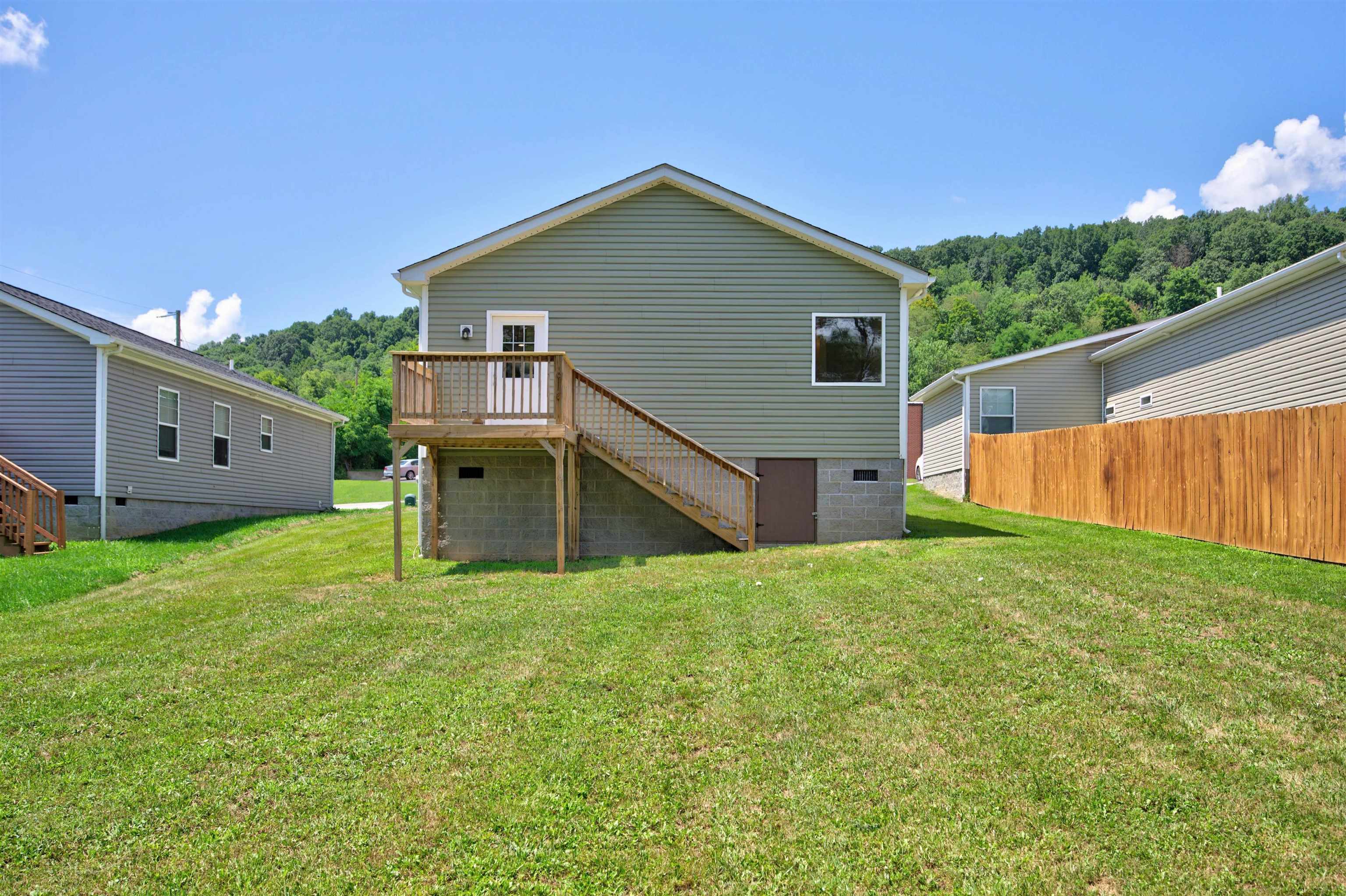 1395 Ridge Street W Wytheville VA 24382