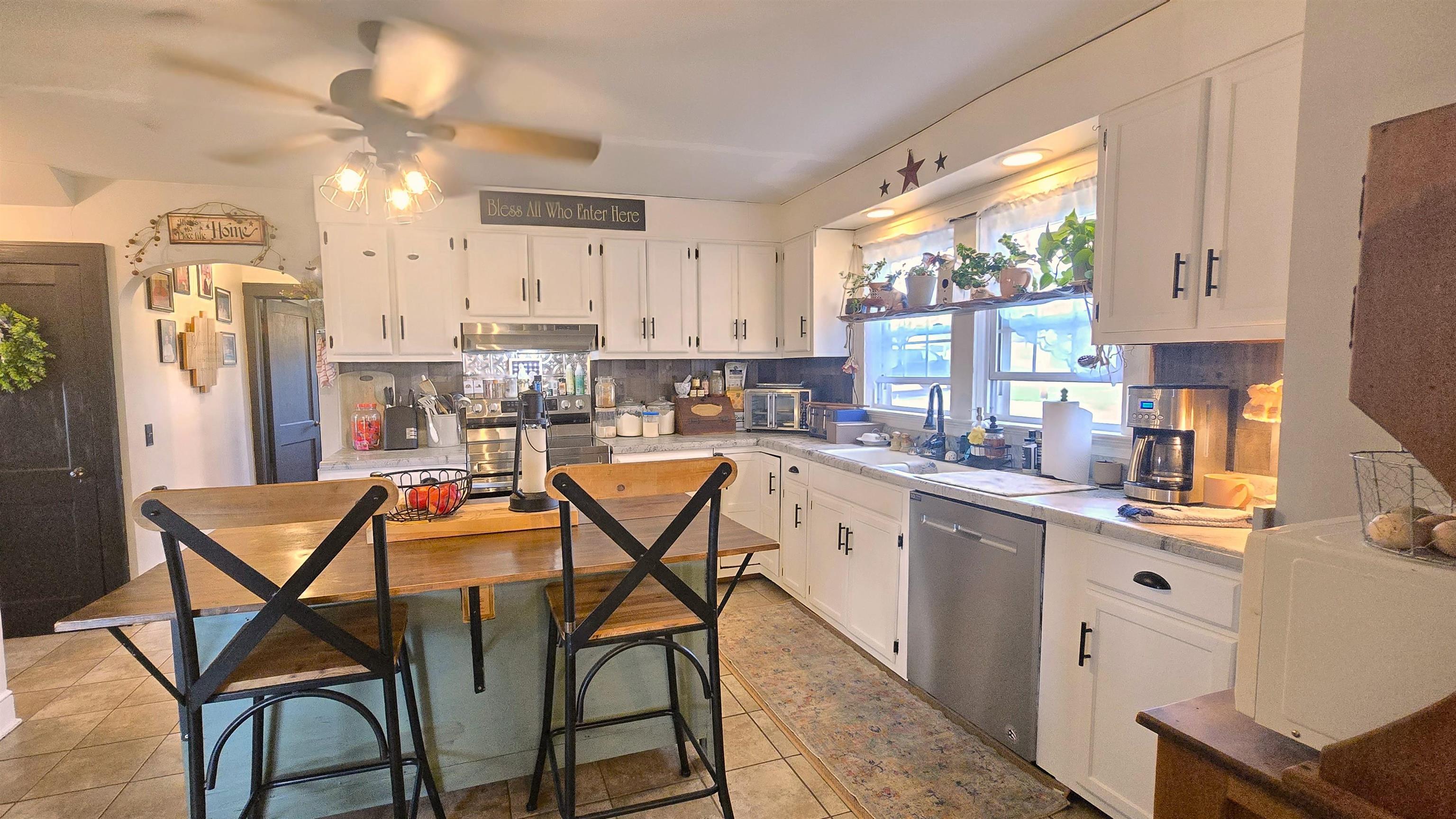 2021 Coles Knob Road NE Check VA 24072