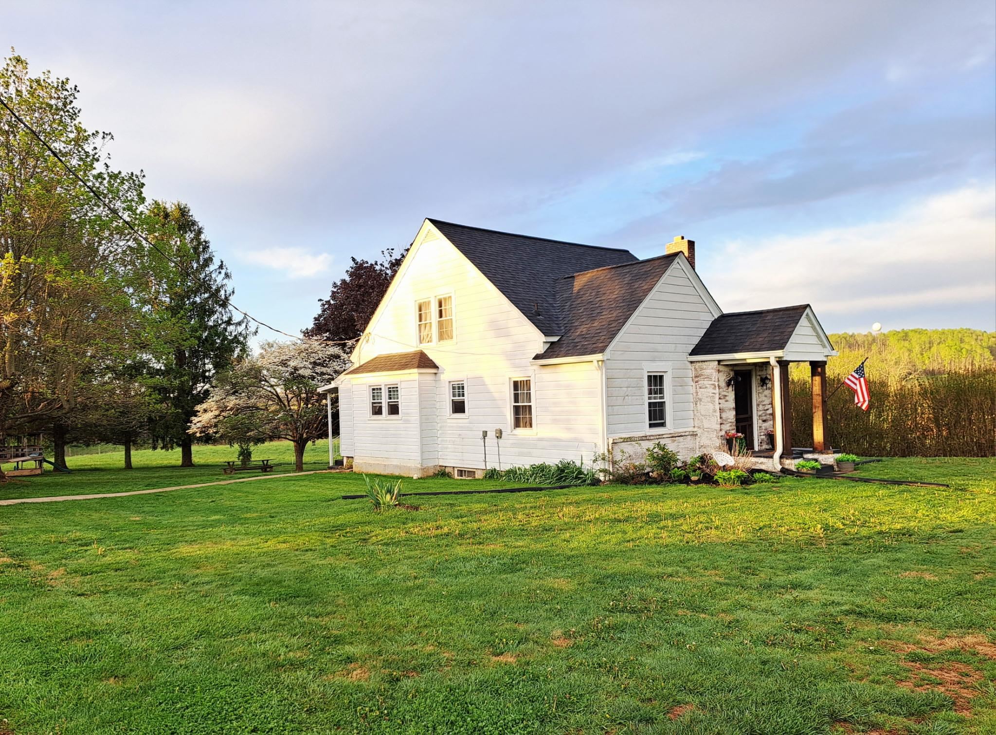 2021 Coles Knob Road NE Check VA 24072