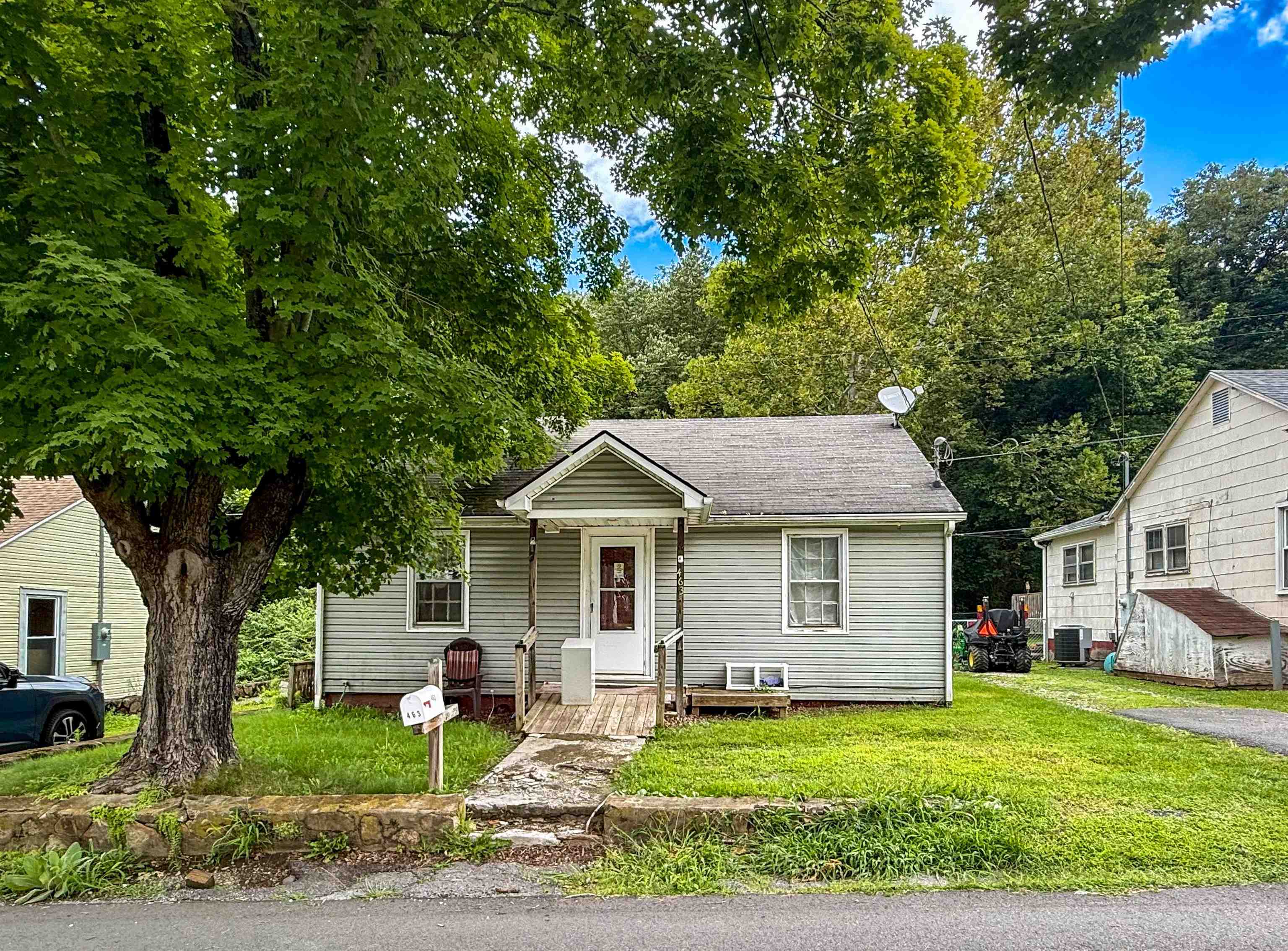 463 Poplar Street Narrows VA 24124