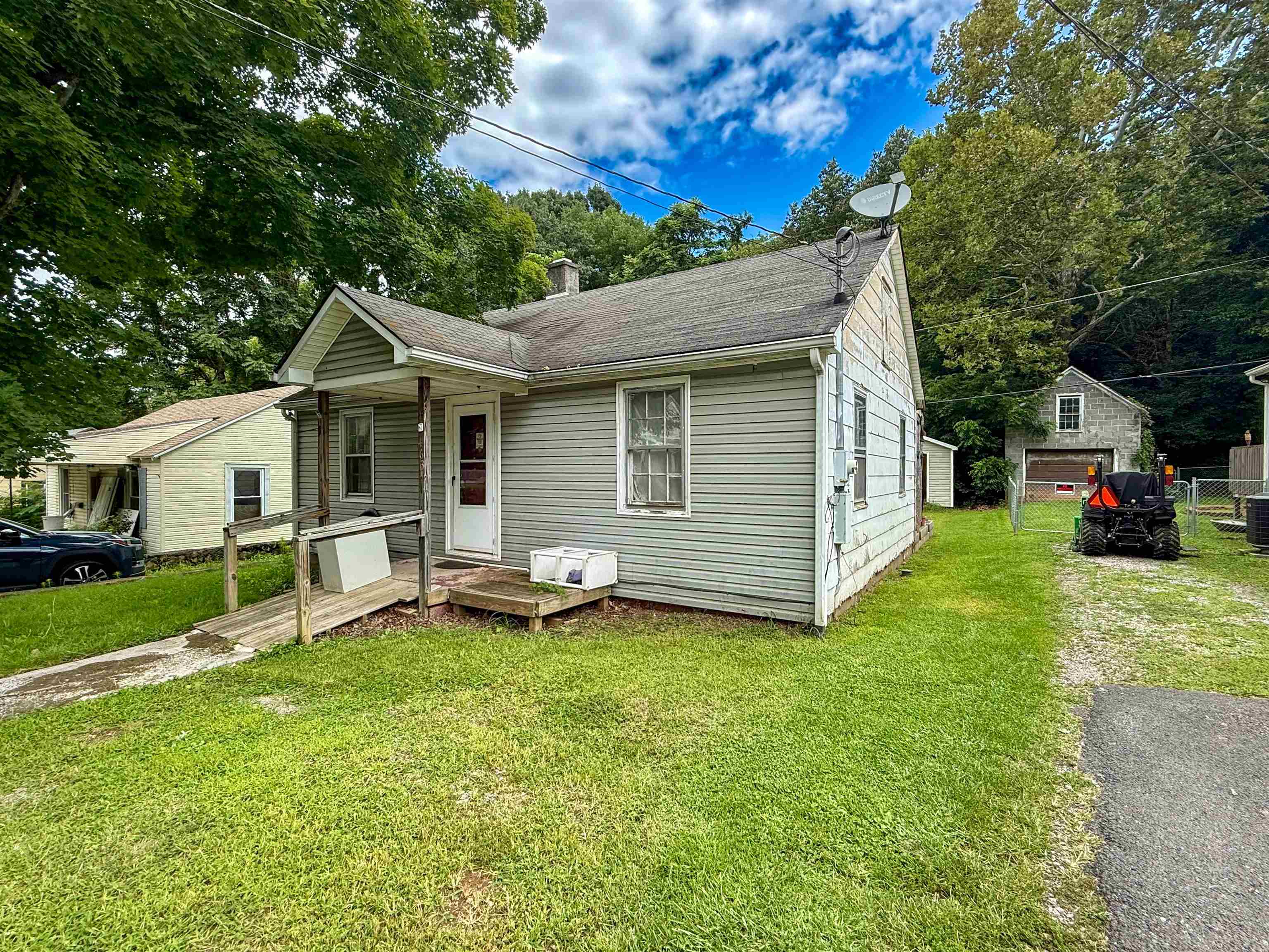 463 Poplar Street Narrows VA 24124