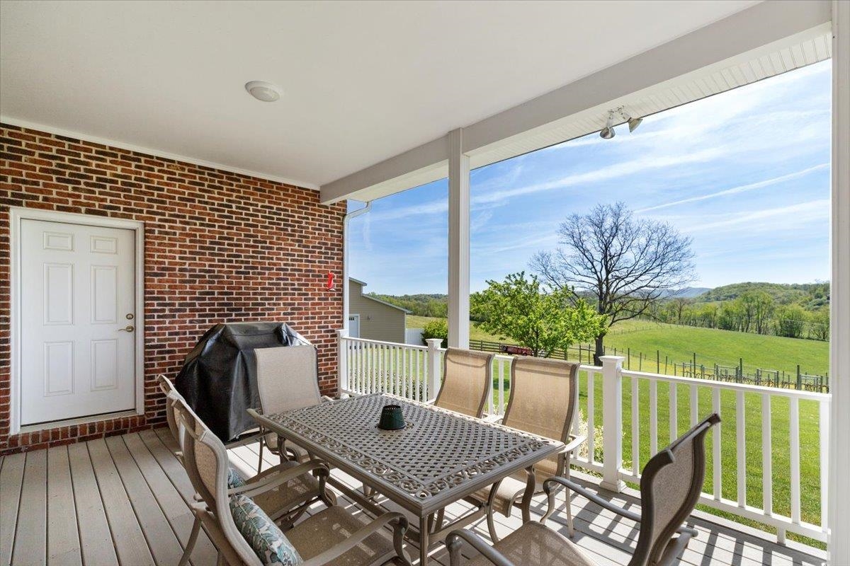 2664 Old Route 100 Road Draper VA 24324