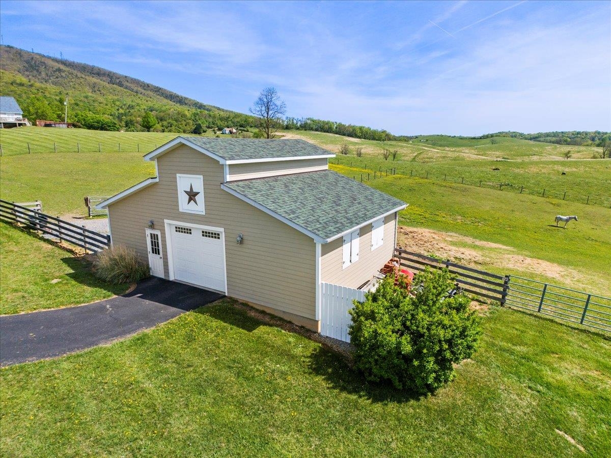 2664 Old Route 100 Road Draper VA 24324