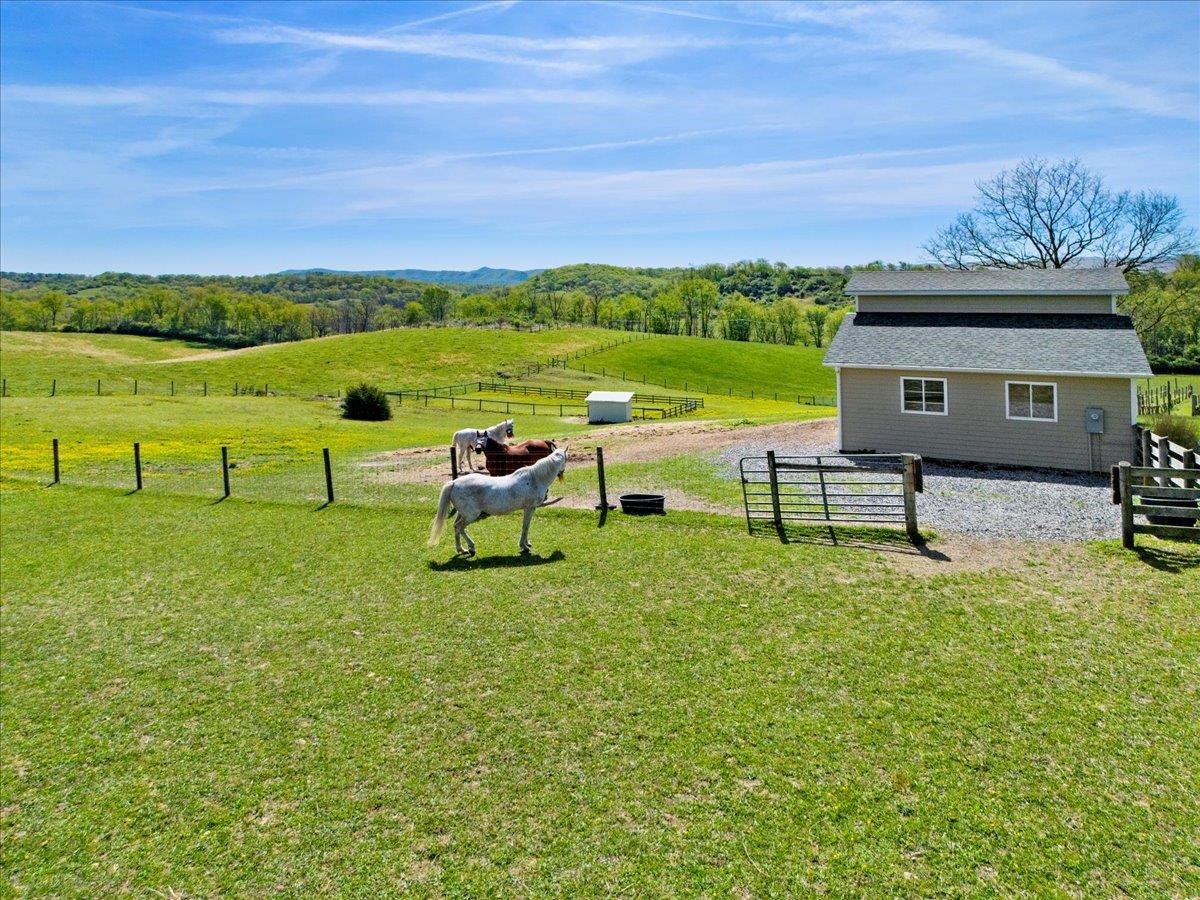 2664 Old Route 100 Road Draper VA 24324