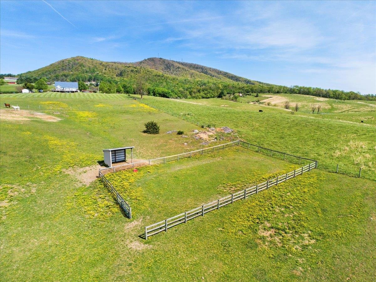 2664 Old Route 100 Road Draper VA 24324