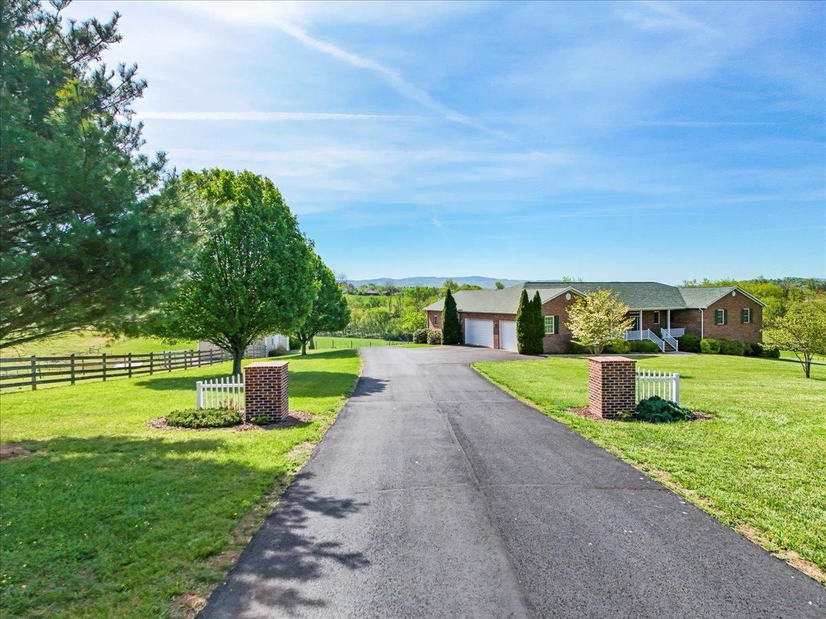 2664 Old Route 100 Road Draper VA 24324