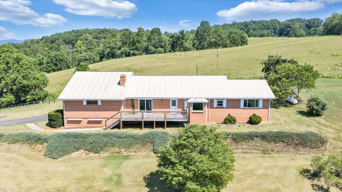 2162 Reed Creek Drive Draper VA 24324