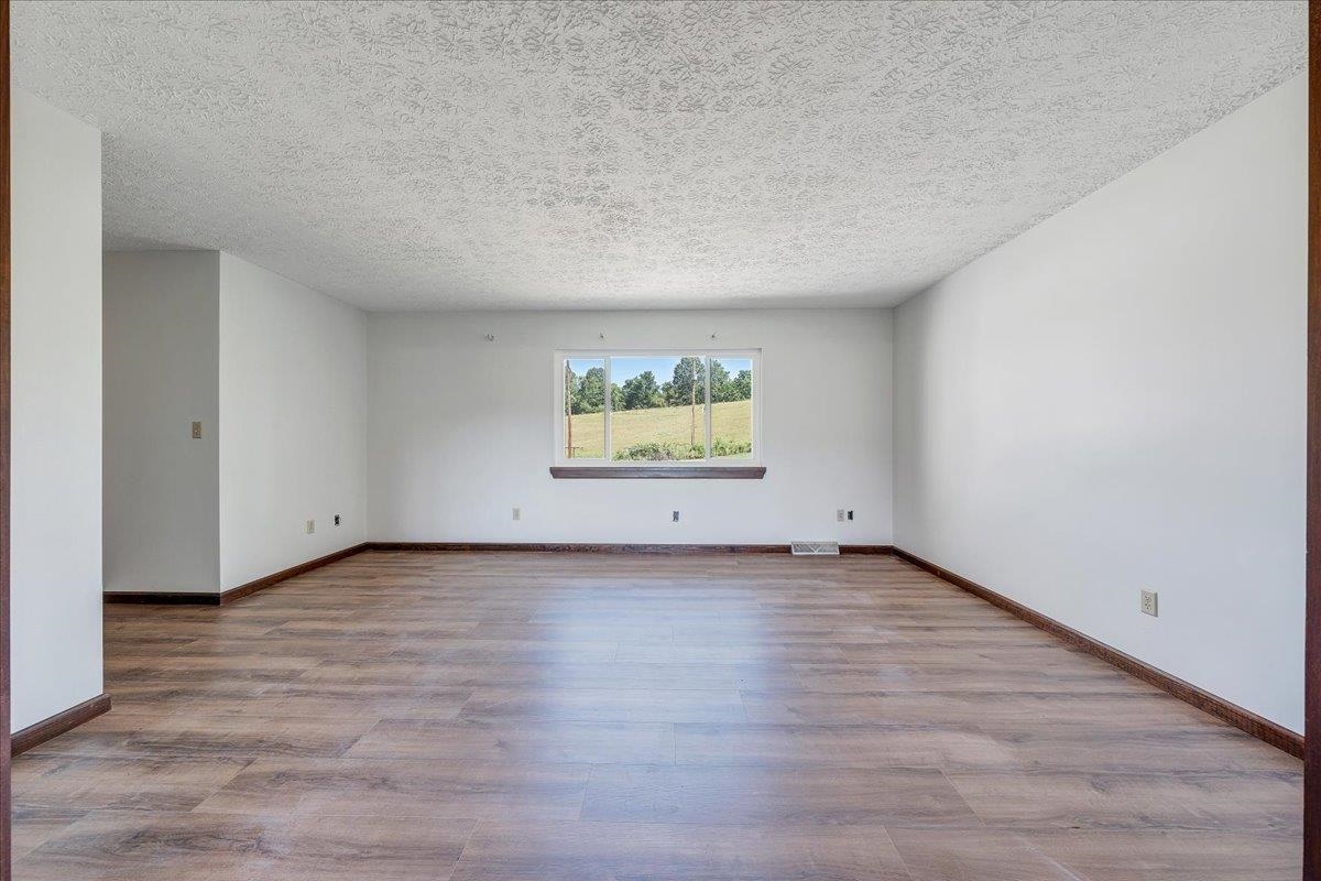 2162 Reed Creek Drive Draper VA 24324