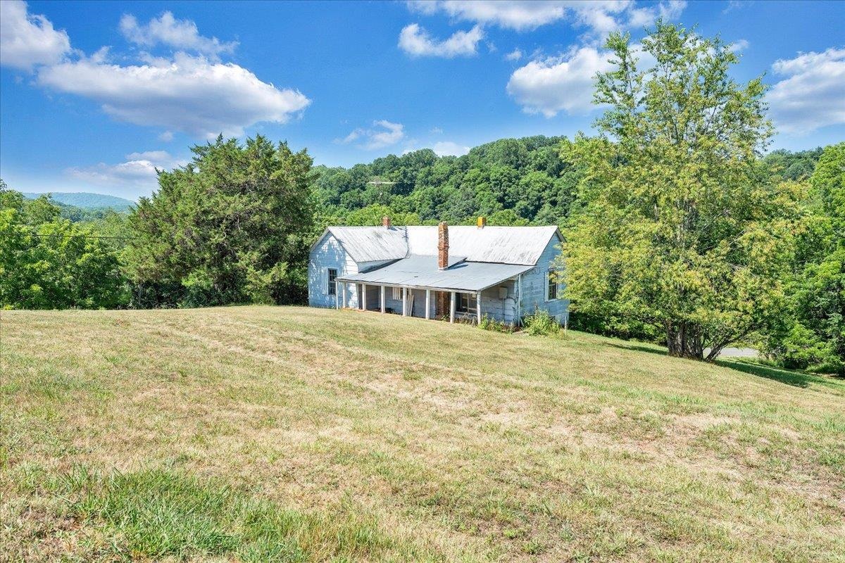 2162 Reed Creek Drive Draper VA 24324