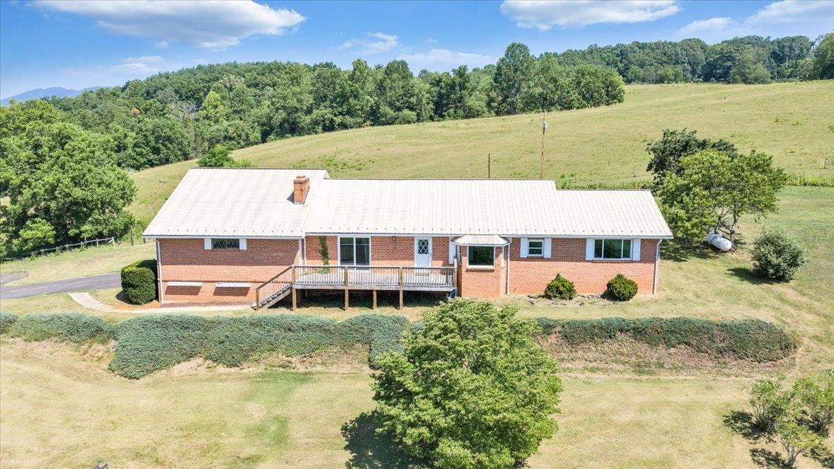 2162 Reed Creek Drive Draper VA 24324