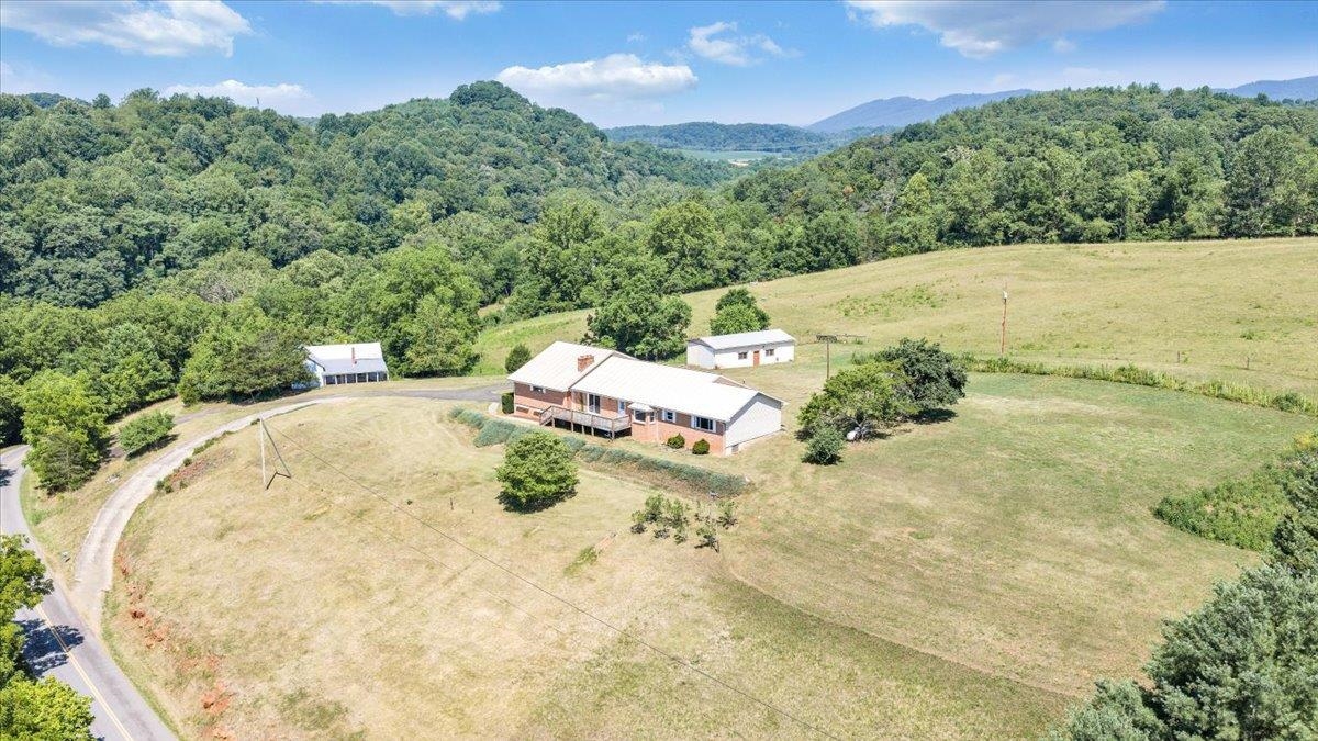 2162 Reed Creek Drive Draper VA 24324