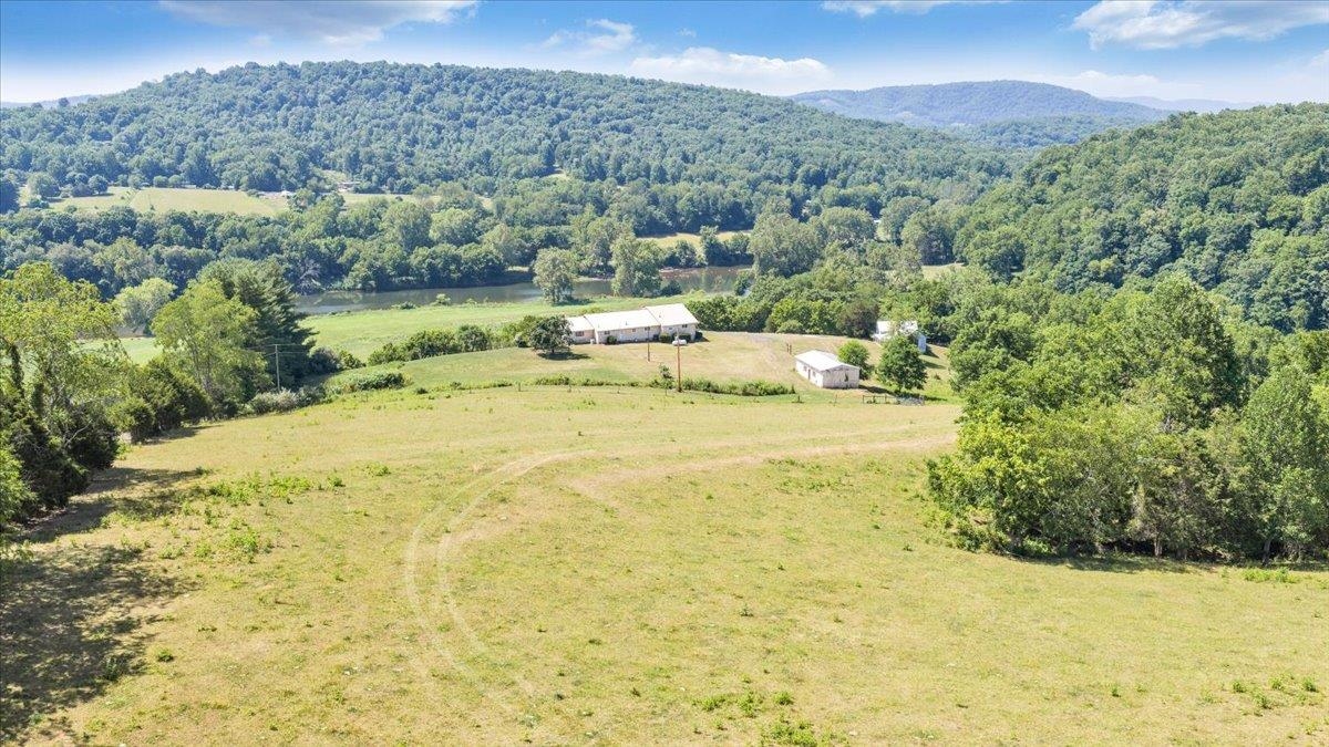2162 Reed Creek Drive Draper VA 24324