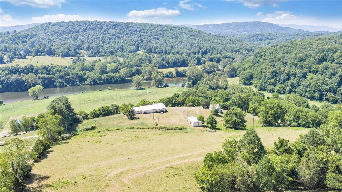 2162 Reed Creek Drive Draper VA 24324