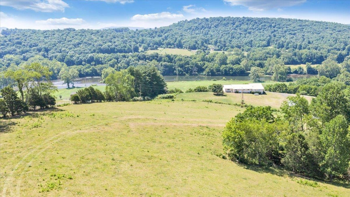 2162 Reed Creek Drive Draper VA 24324