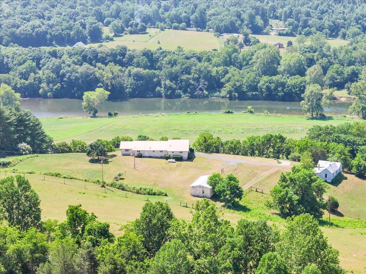 2162 Reed Creek Drive Draper VA 24324