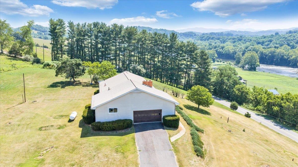 2162 Reed Creek Drive Draper VA 24324