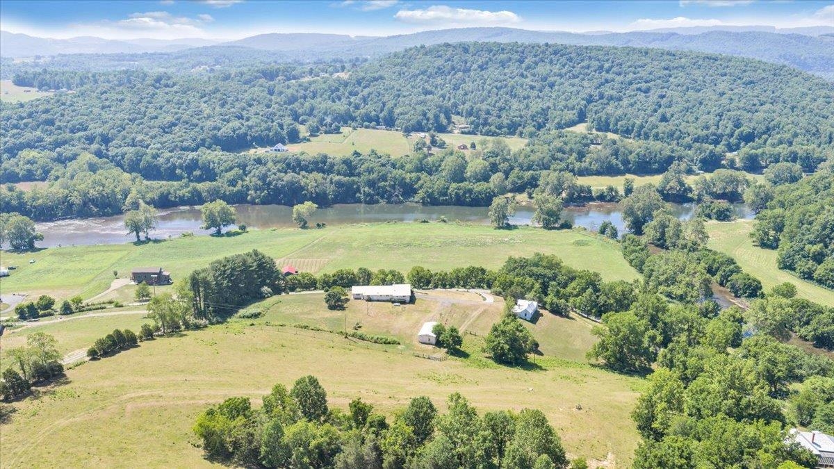2162 Reed Creek Drive Draper VA 24324