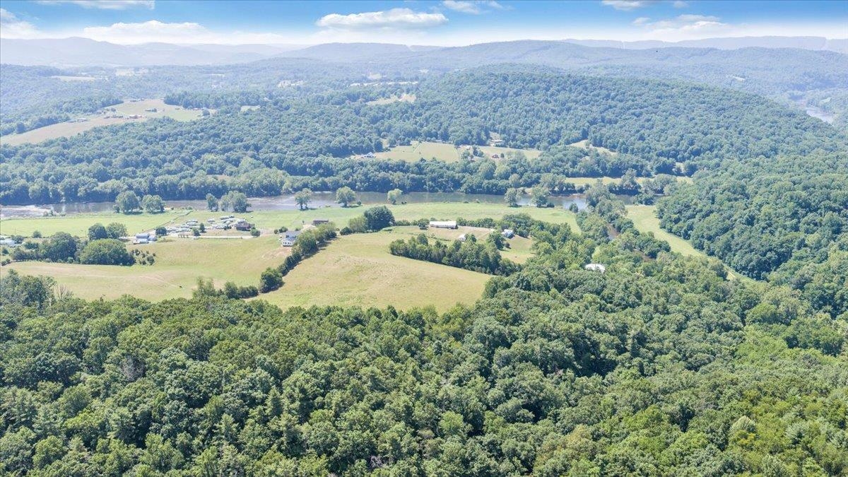 2162 Reed Creek Drive Draper VA 24324