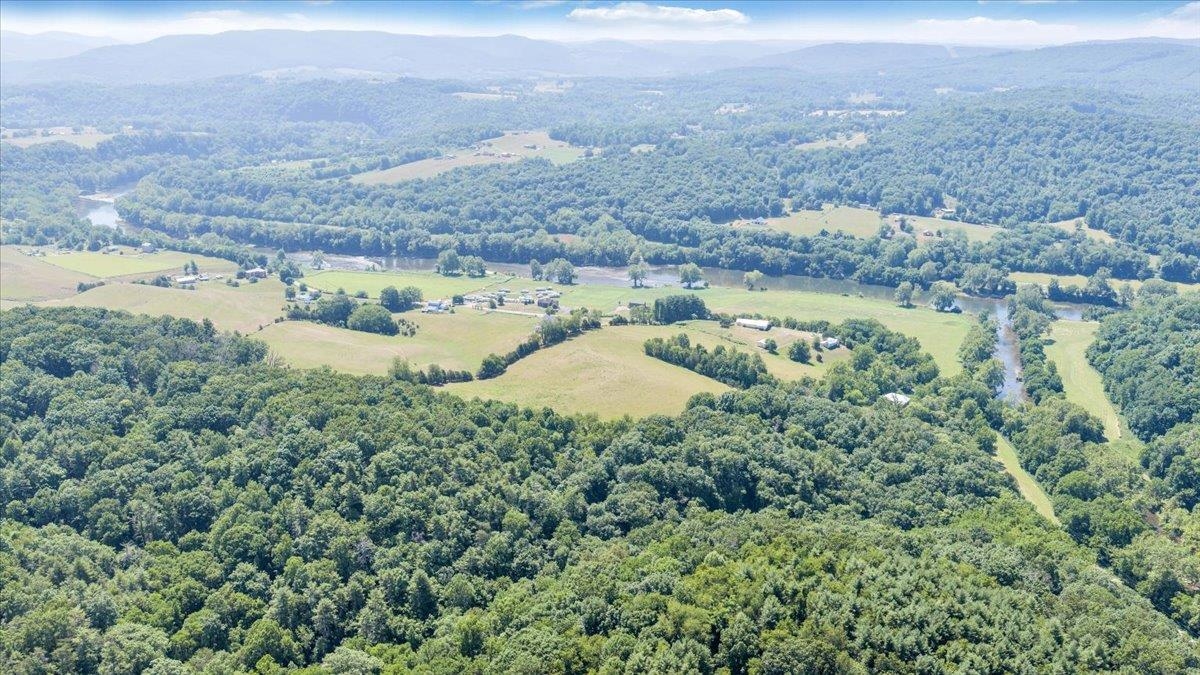 2162 Reed Creek Drive Draper VA 24324