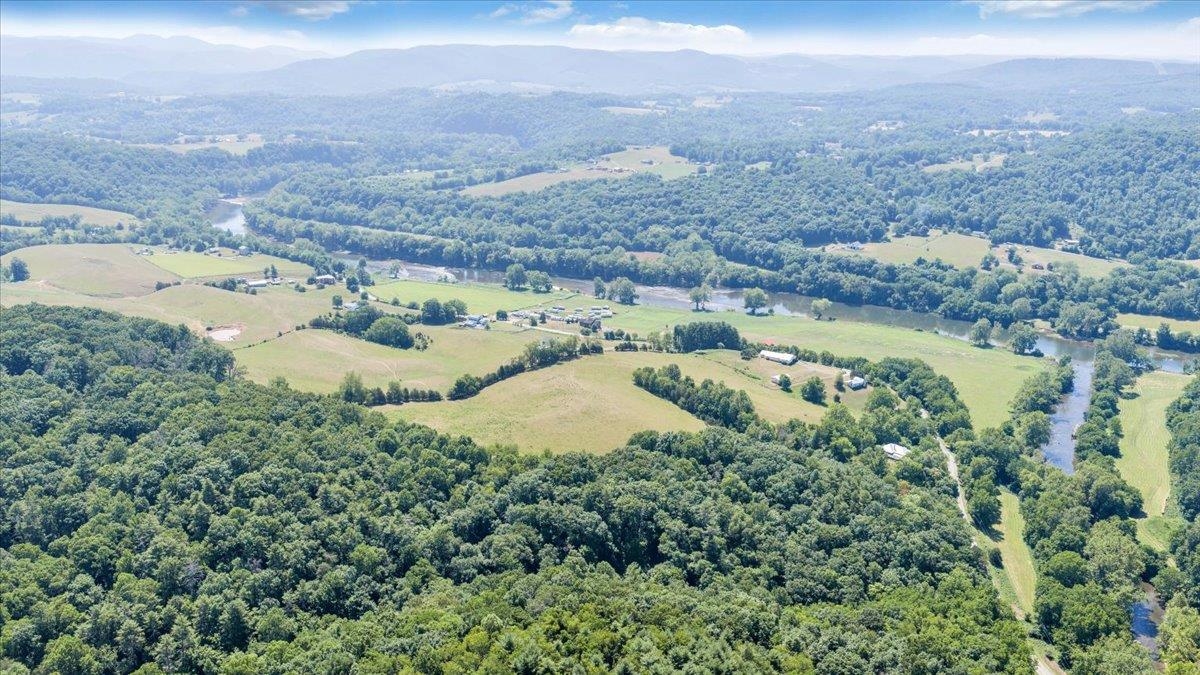 2162 Reed Creek Drive Draper VA 24324