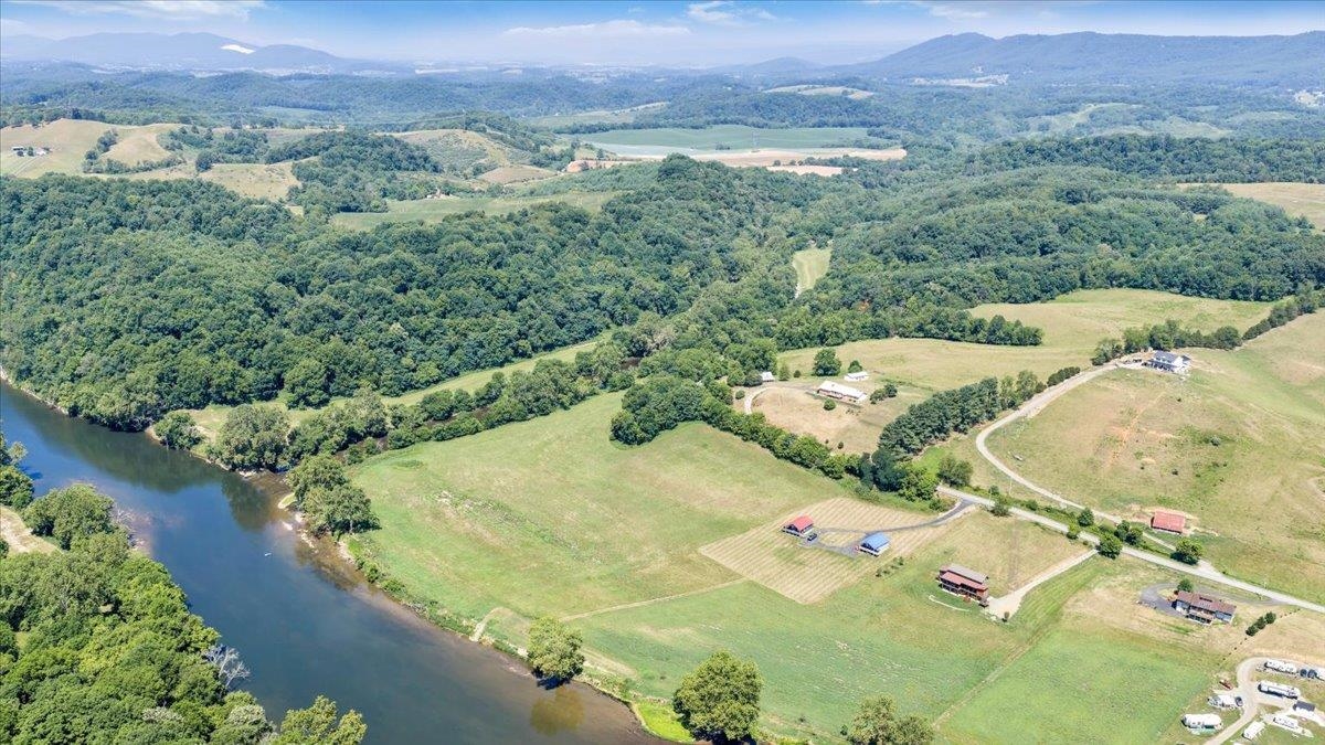 2162 Reed Creek Drive Draper VA 24324