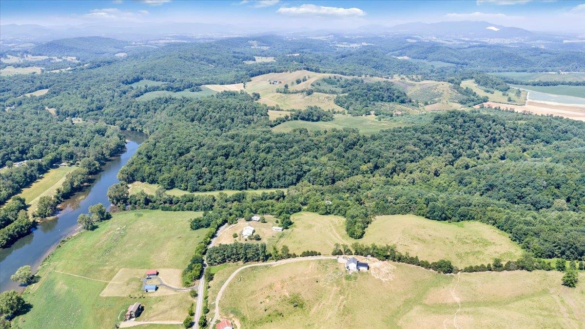 2162 Reed Creek Drive Draper VA 24324