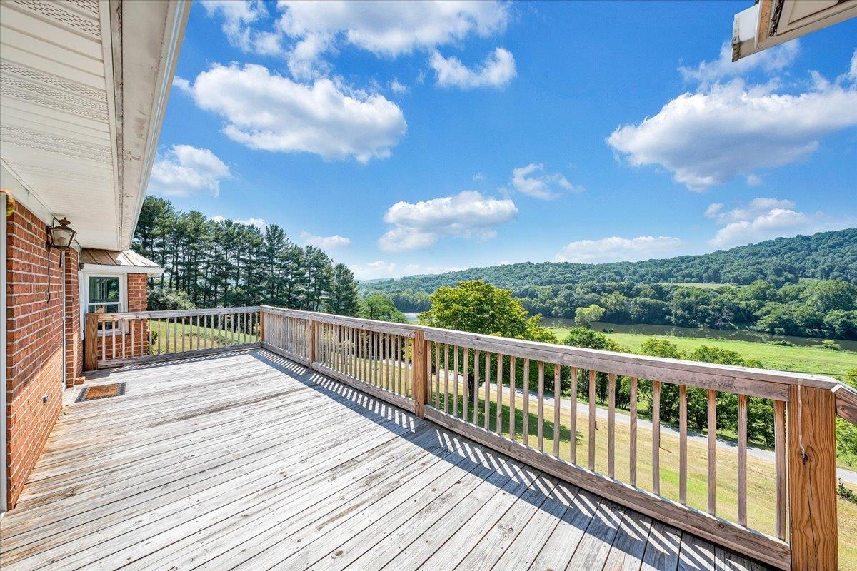 2162 Reed Creek Drive Draper VA 24324