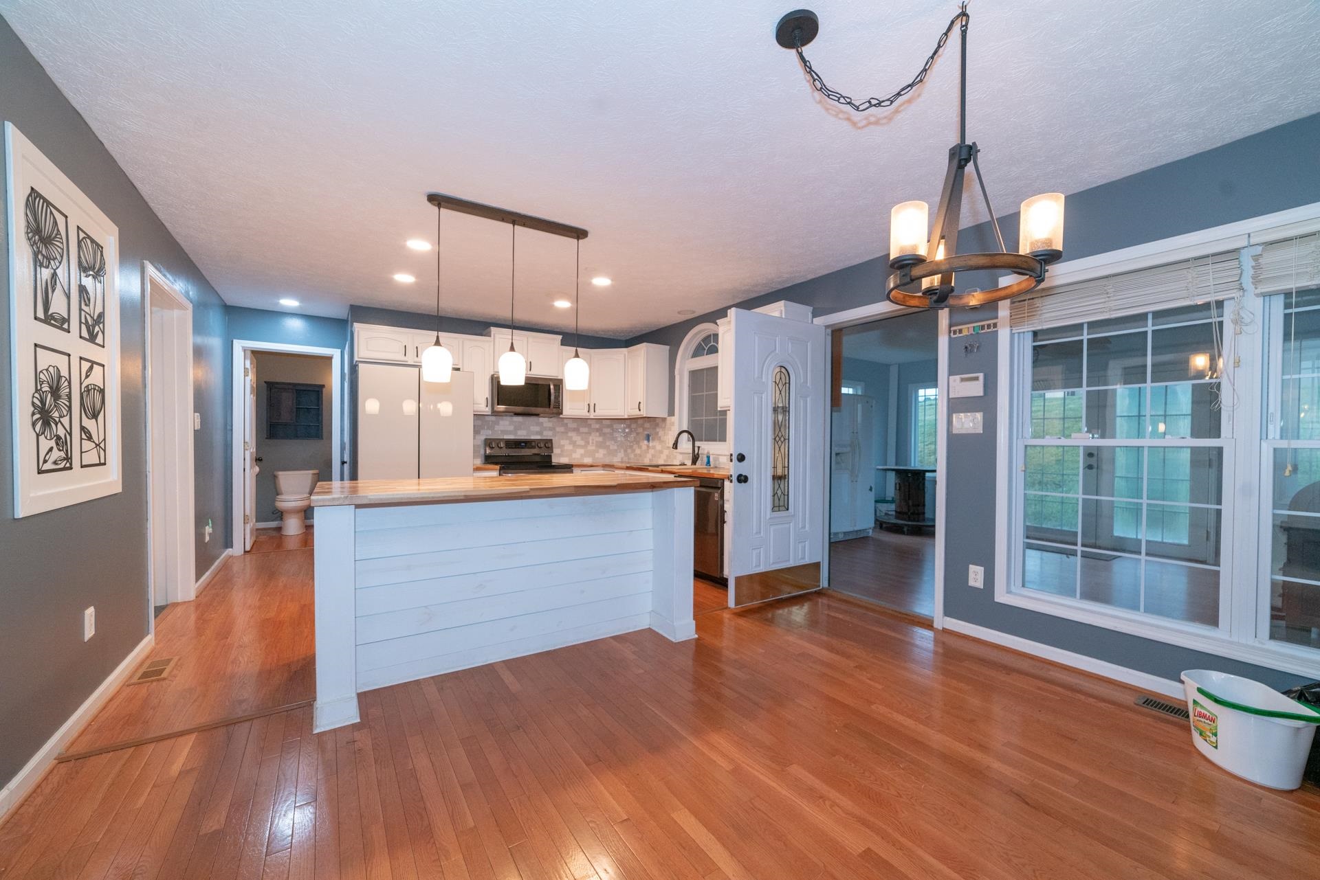 4425 S Scenic Highway Bland VA 24315