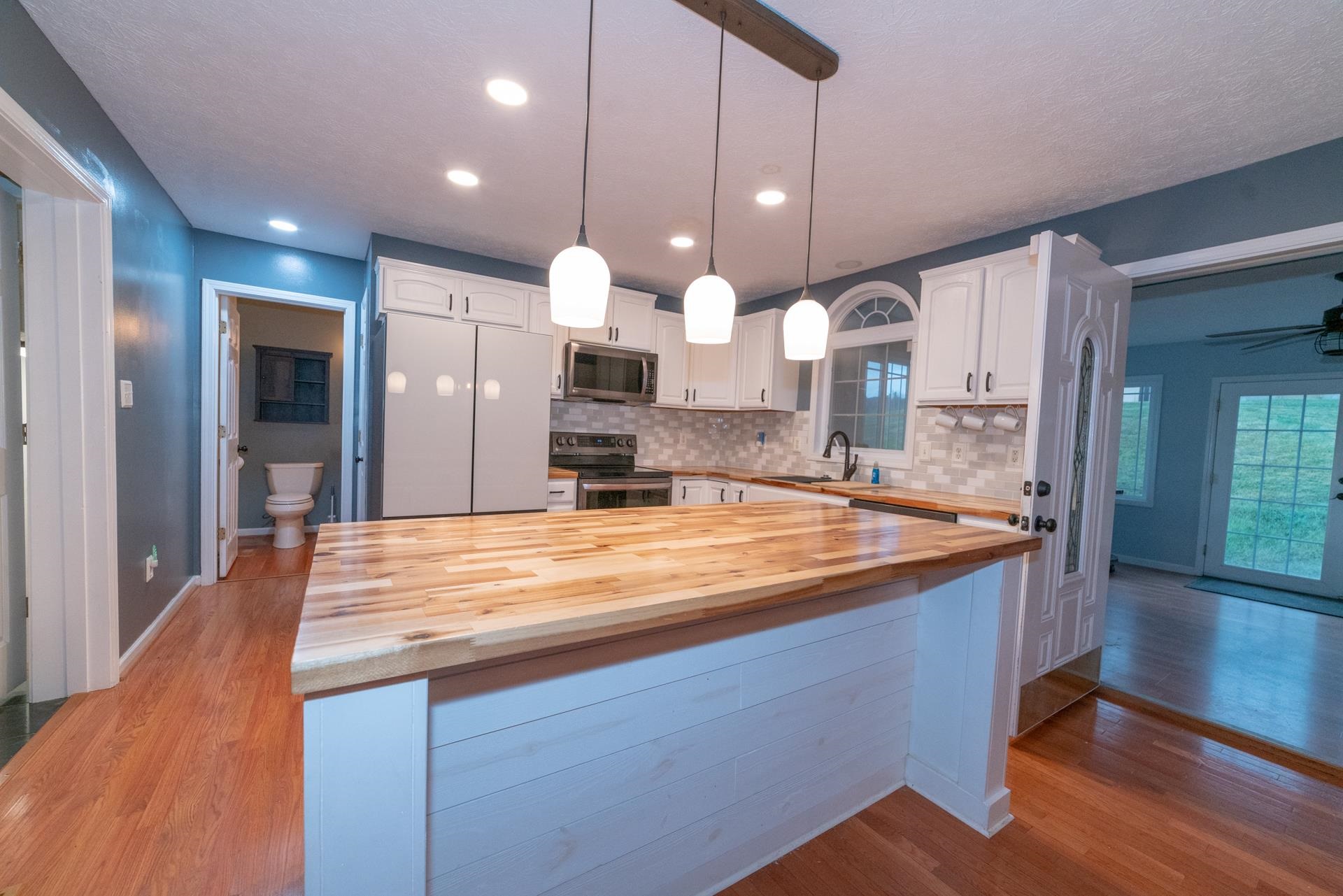 4425 S Scenic Highway Bland VA 24315