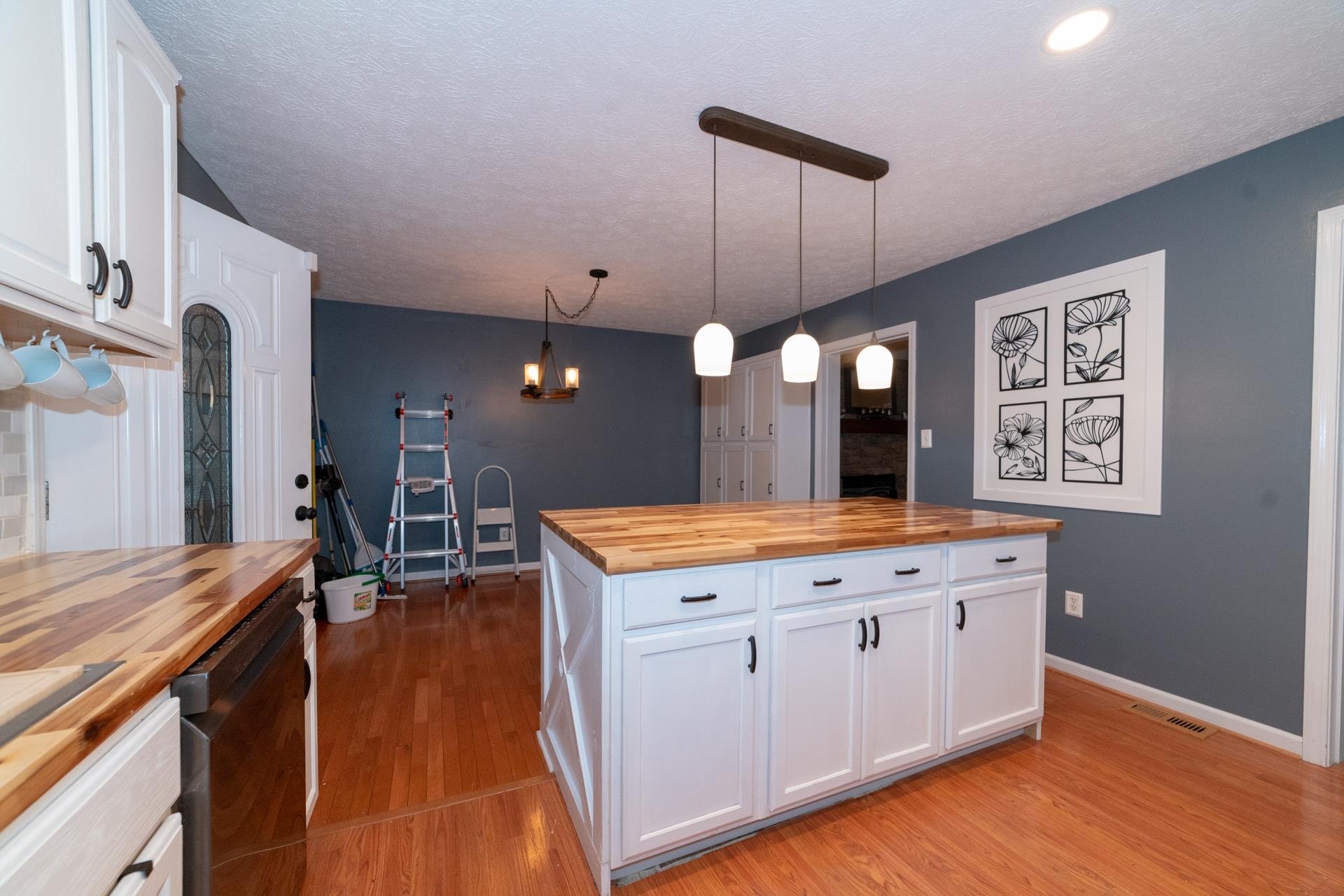 4425 S Scenic Highway Bland VA 24315