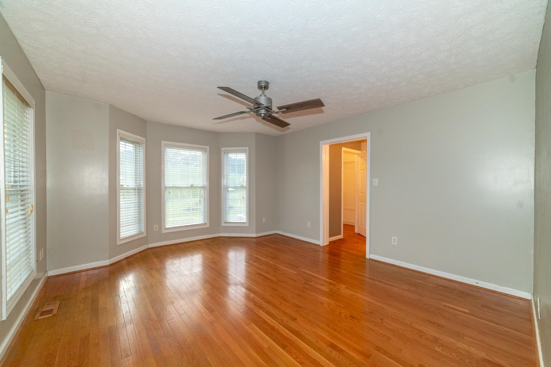 4425 S Scenic Highway Bland VA 24315