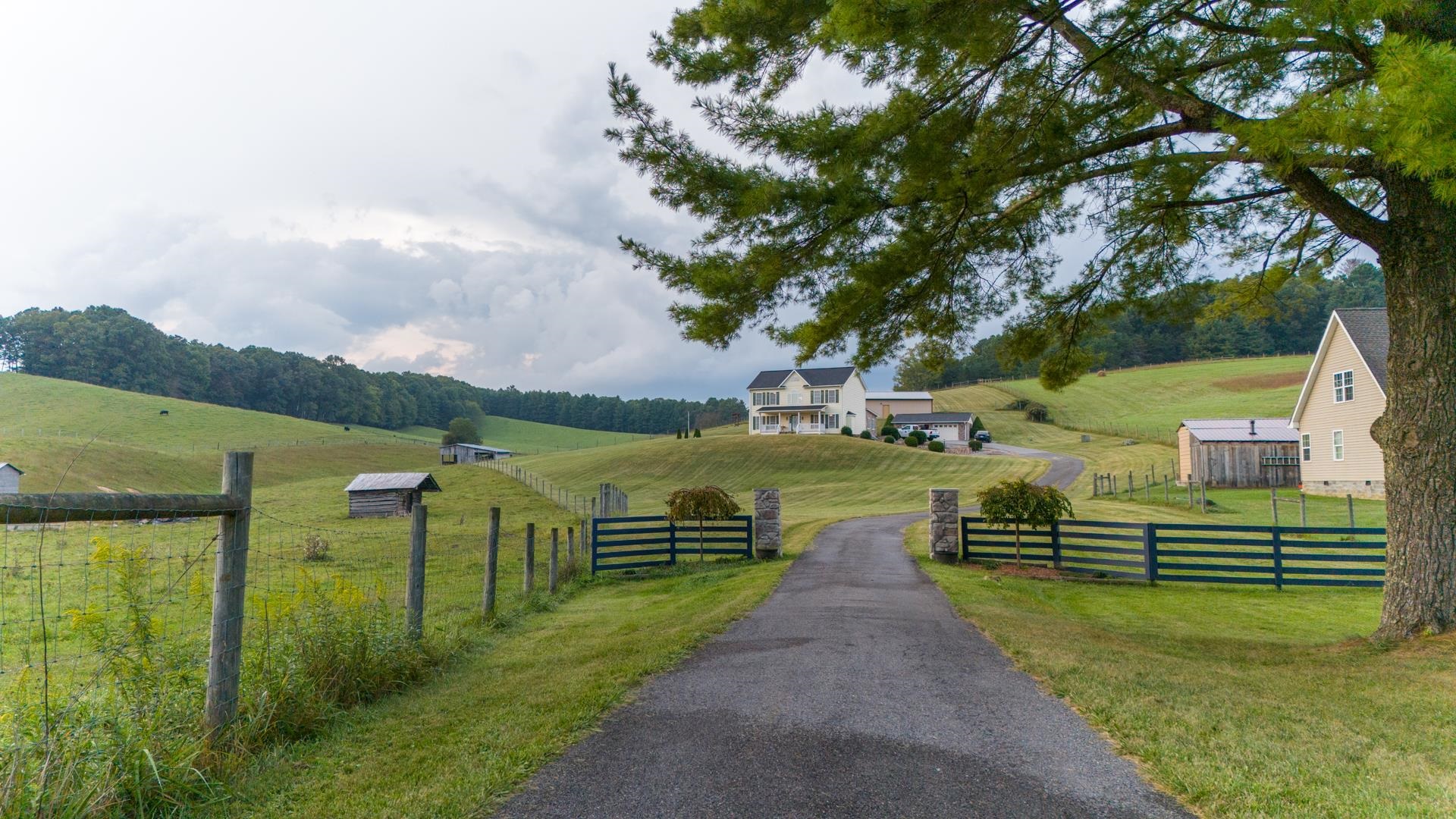 4425 S Scenic Highway Bland VA 24315