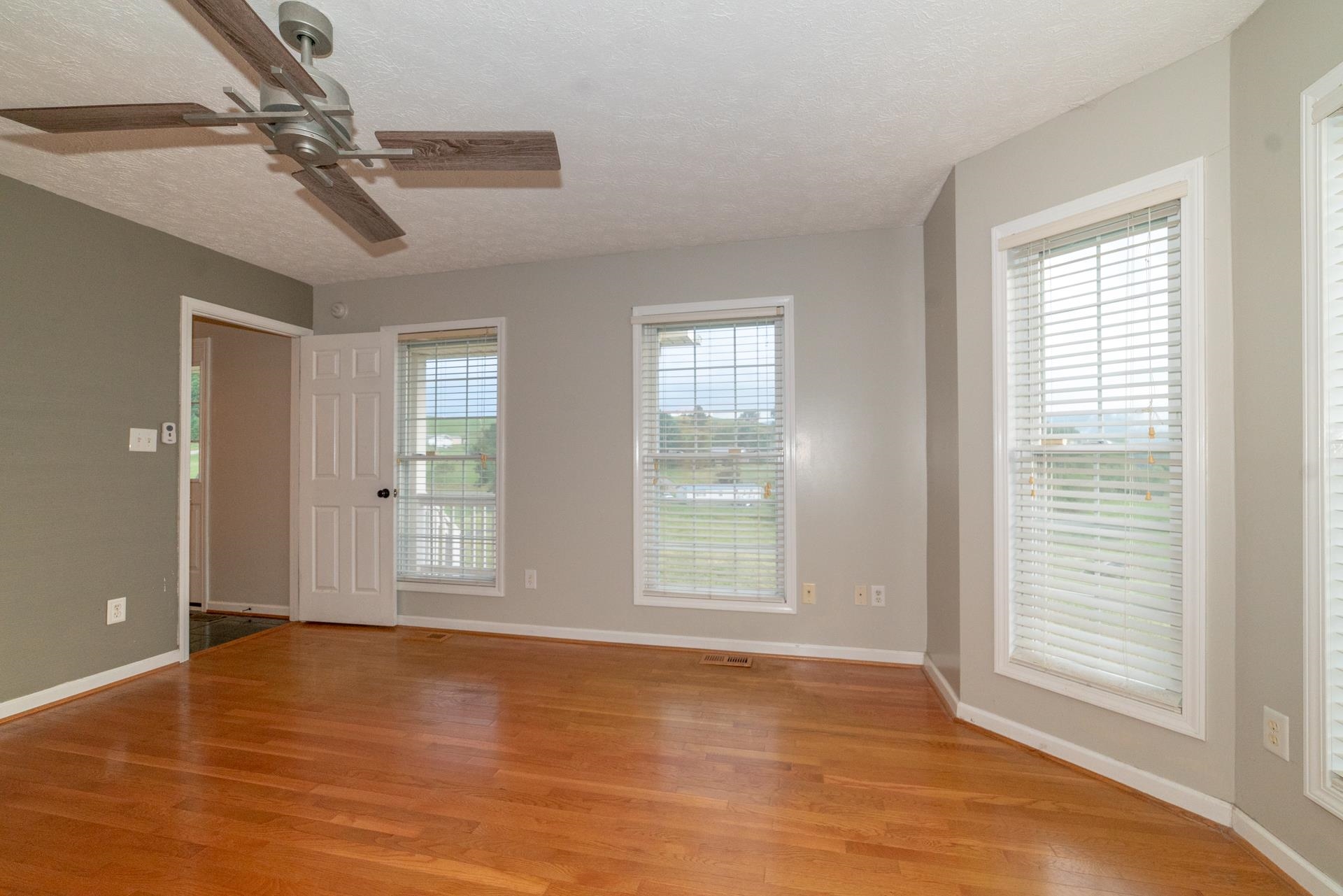 4425 S Scenic Highway Bland VA 24315