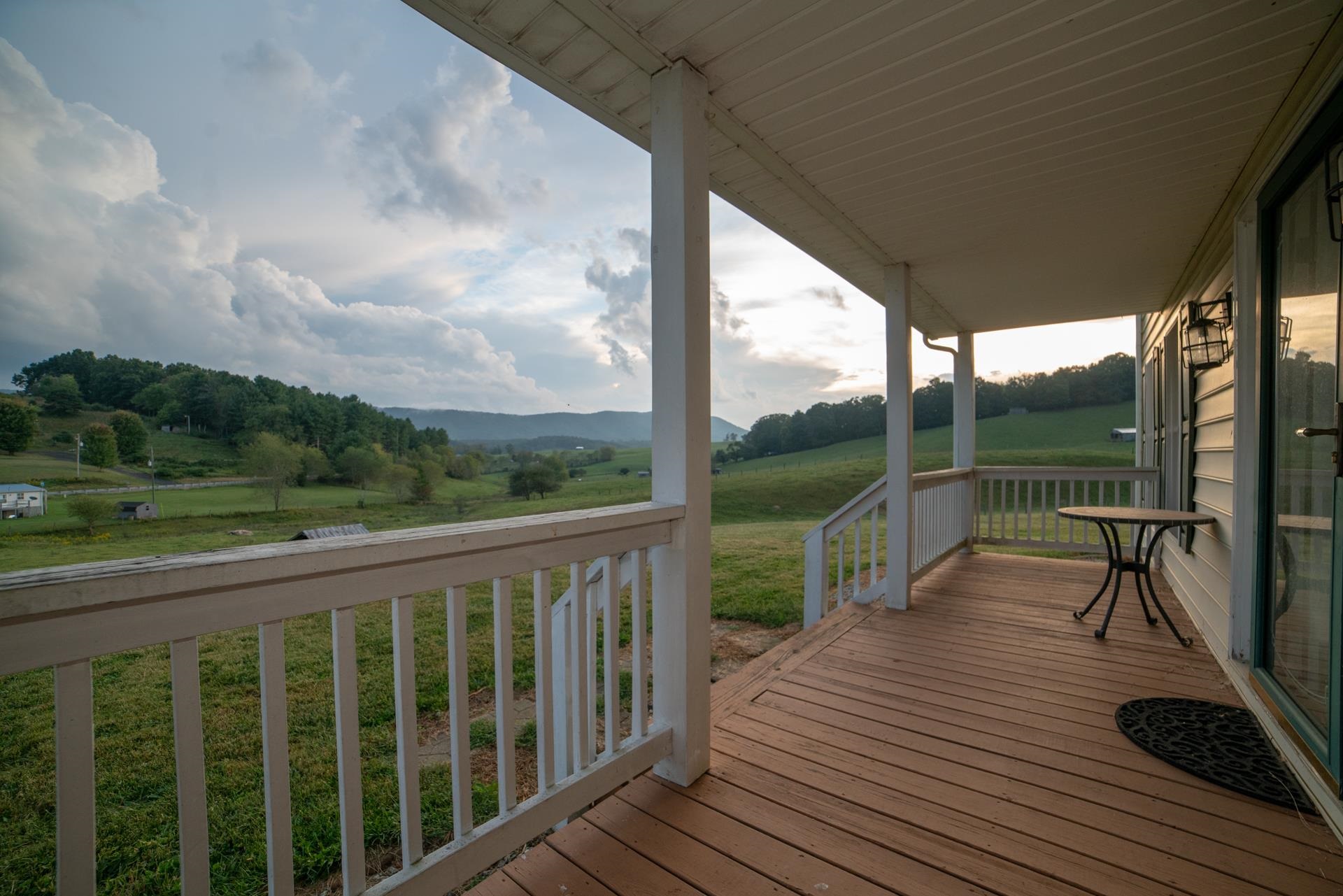 4425 S Scenic Highway Bland VA 24315