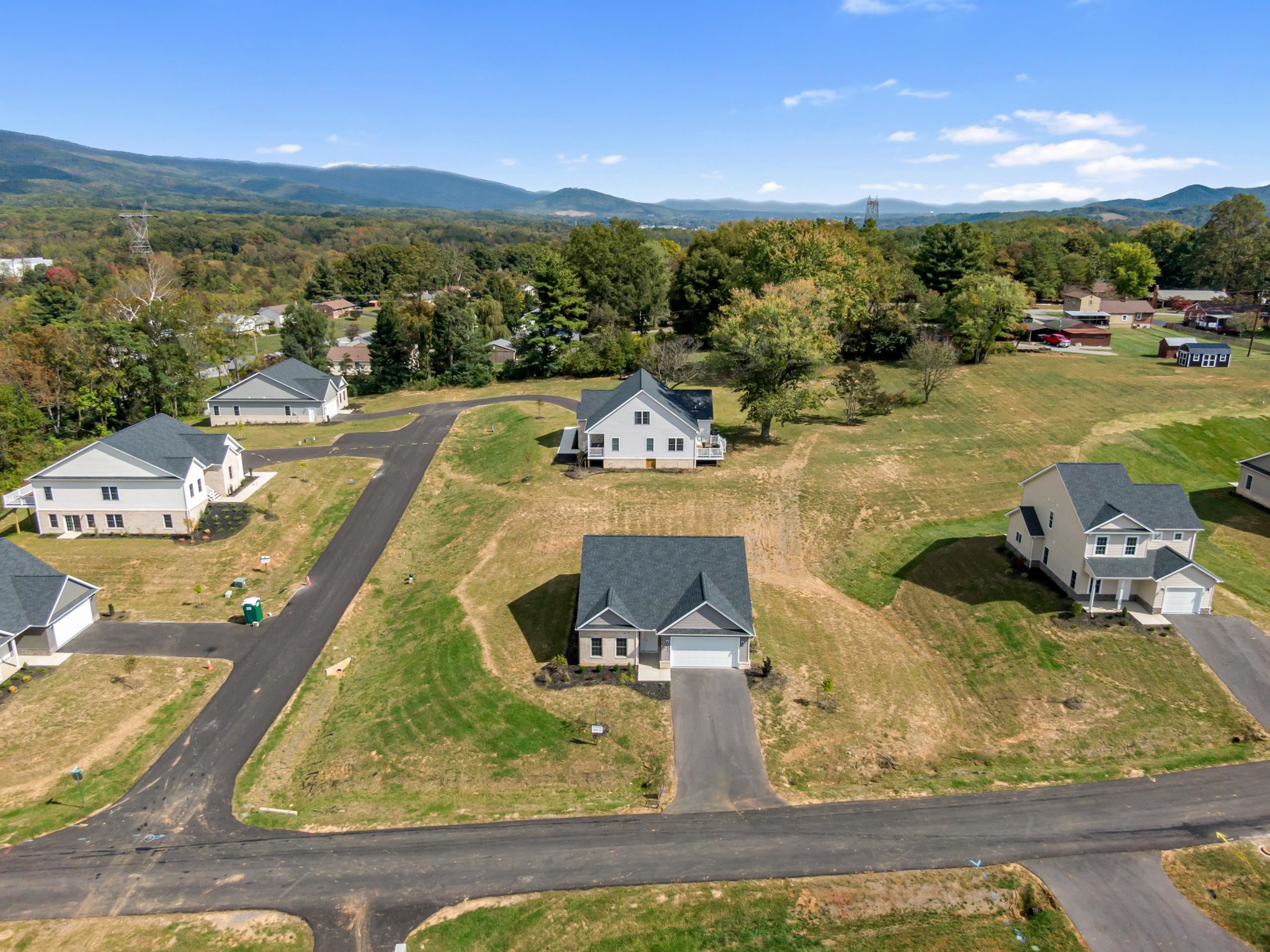 5506 New Pleasant Way Salem VA 24153