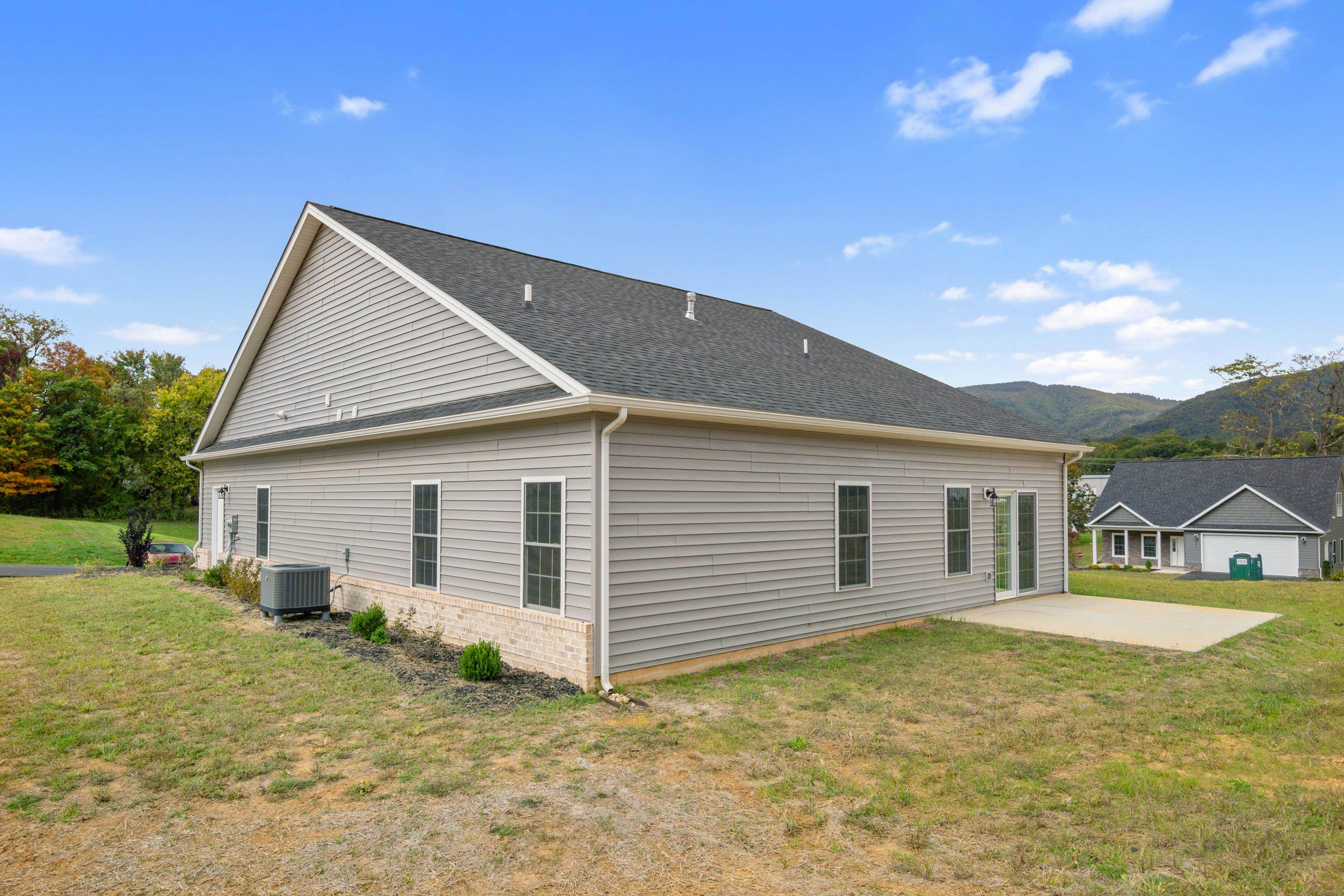 5506 New Pleasant Way Salem VA 24153