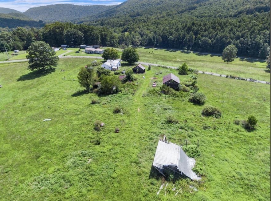 1485 Price Ridge Road Bland VA 24315