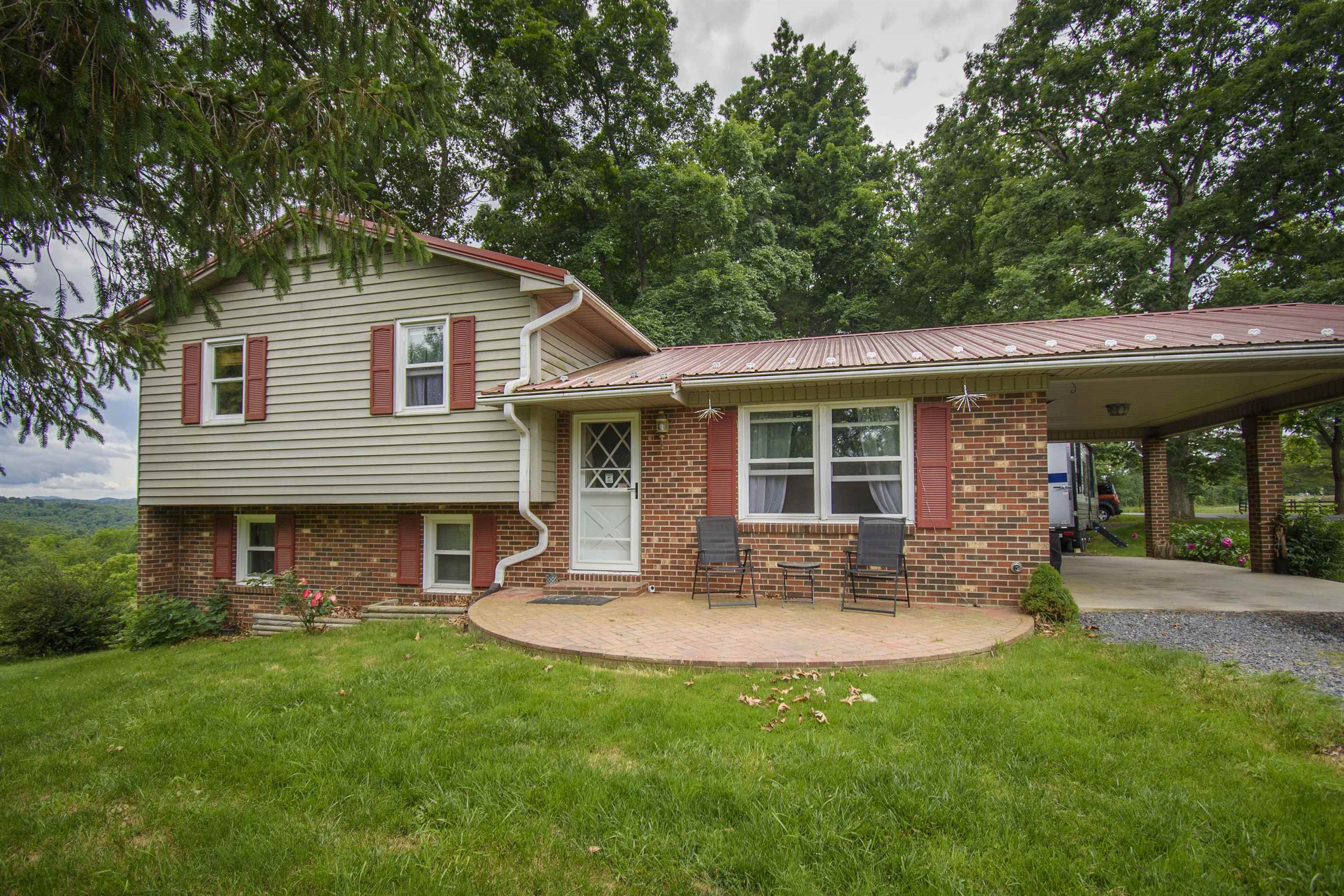 1865 Oak Grove Road Woodlawn VA 24381