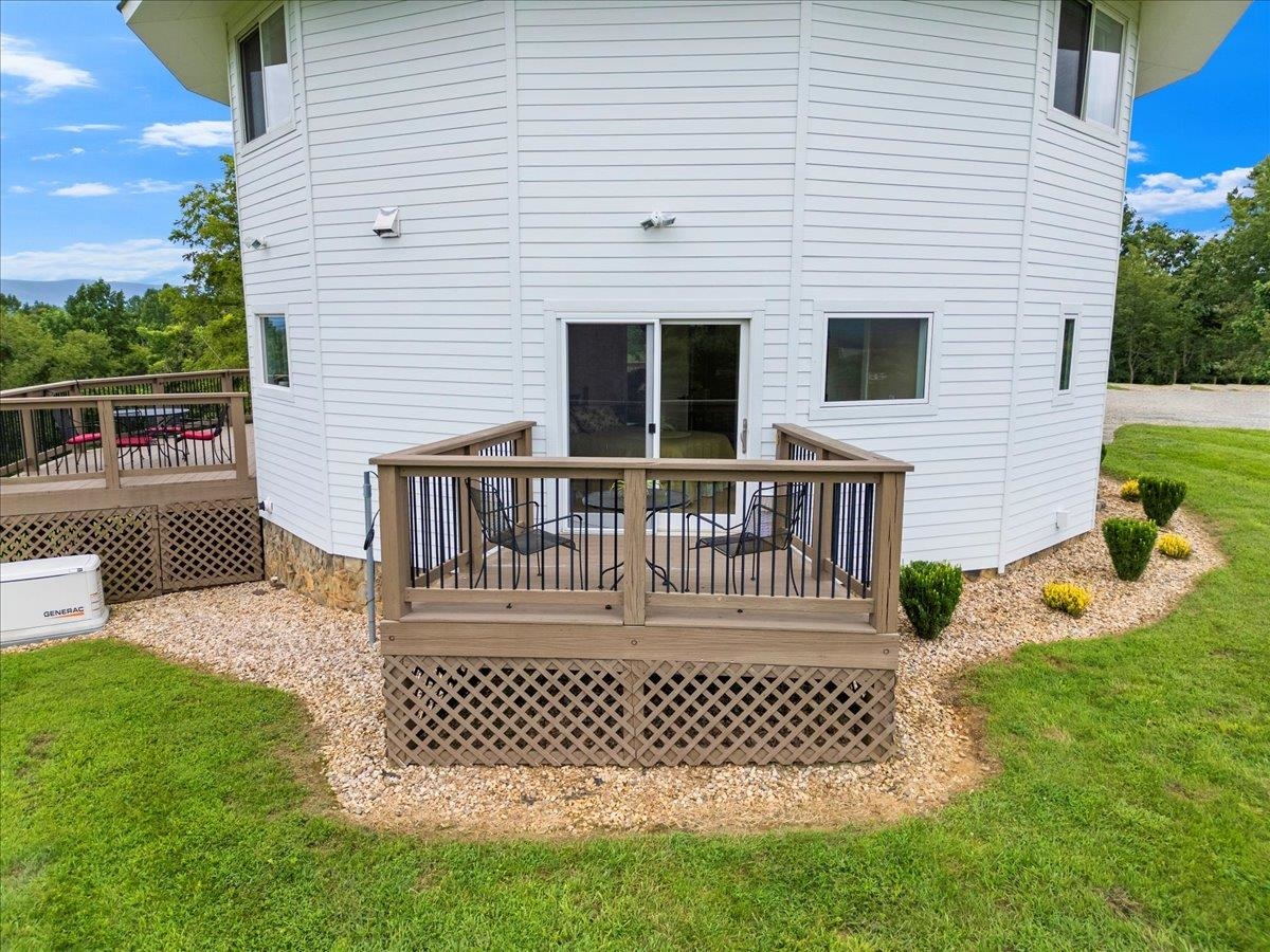 290 Moye Road Staffordsville VA 24167