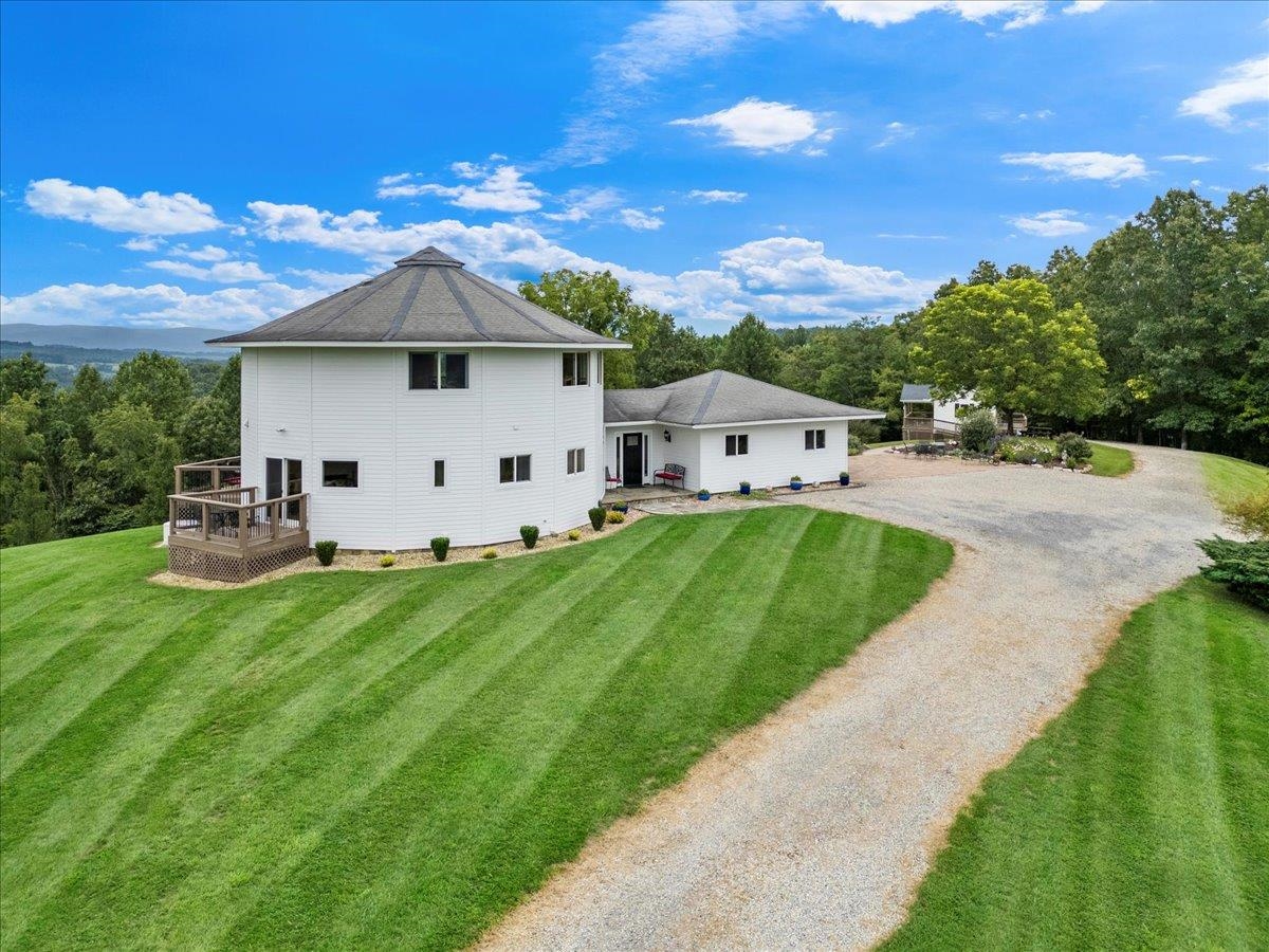 290 Moye Road Staffordsville VA 24167